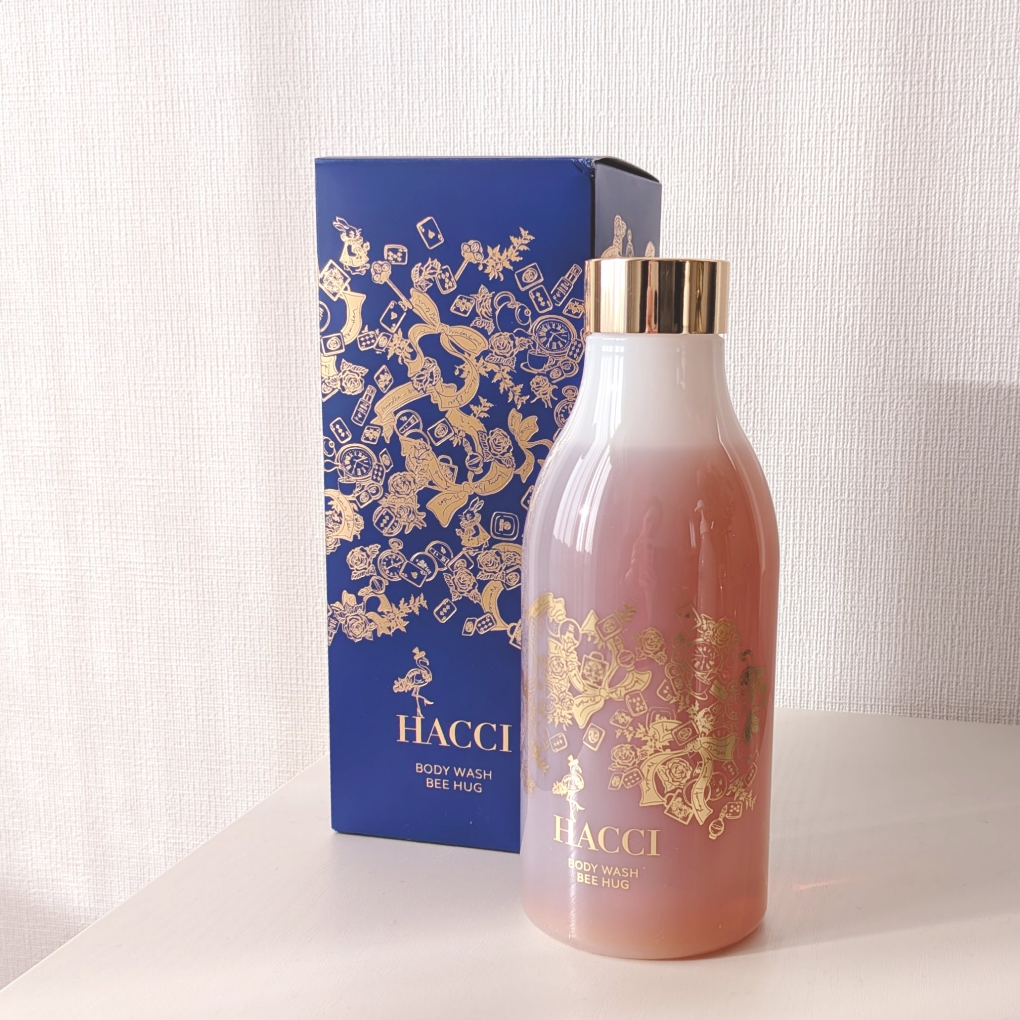 ボディウォッシュ BEE HUG ホリデー限定パッケージ（385mL ）/HACCI/ボディソープを使ったクチコミ（1枚目）