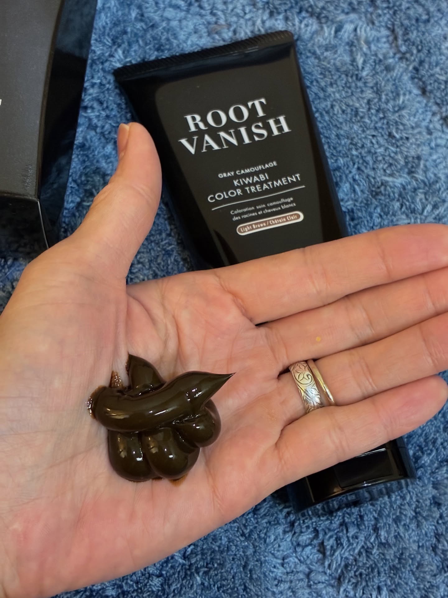 綺和美 ROOT VANISH 白髪染めカラーシャンプー/ トリートメントのクチコミ「綺和美　カラートリートメント

アンチエイジング植物成分と保湿植物性オイルが配合されたトリート.....」（1枚目）