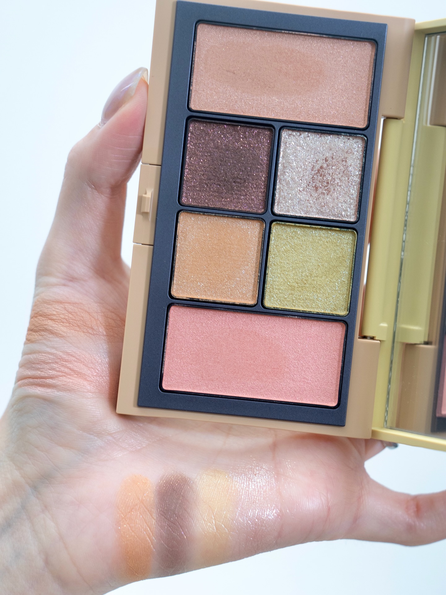 RMK ブリーズ ブリス エスケープ アイズ ＆ ブラッシュ パレット/RMK/マルチパレットを使ったクチコミ（2枚目）