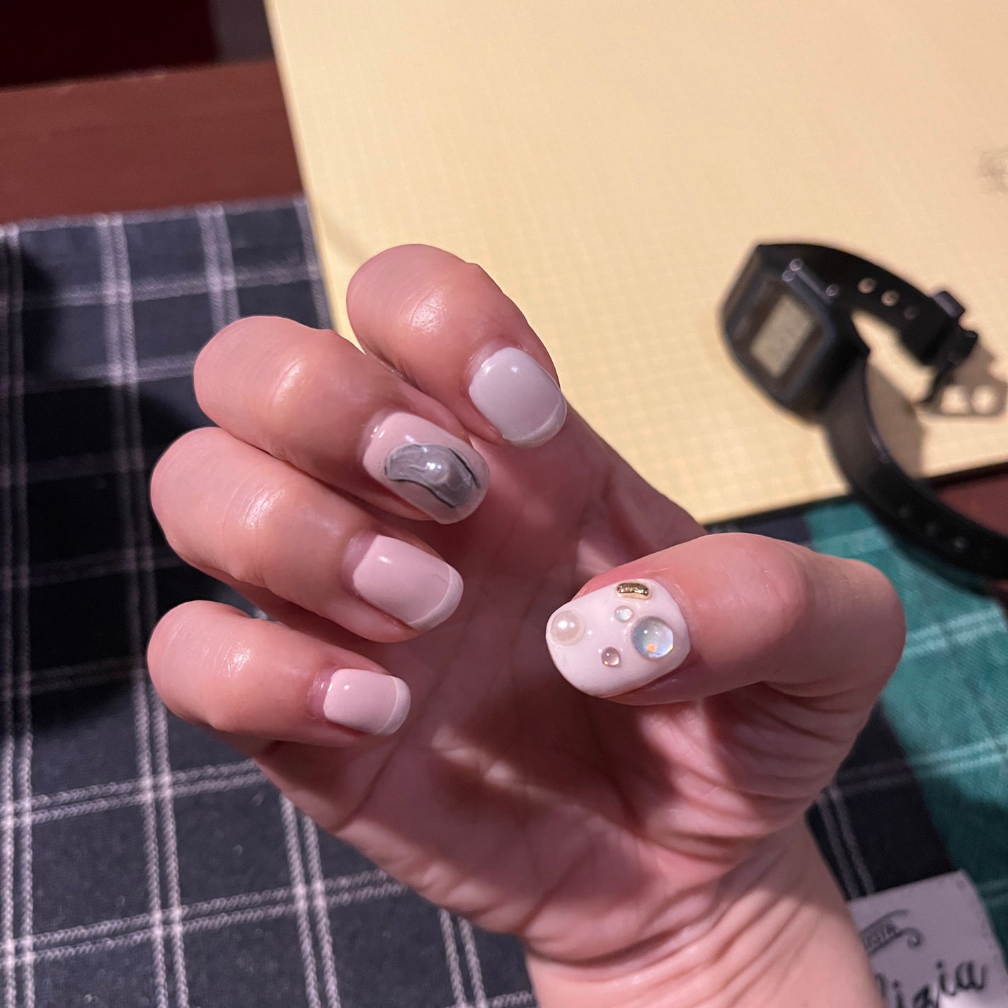 墨さん on LIPS 「久々にセルフジェルでネイルをしたのでかわいいなあ〜などと自画自..」(1枚目)