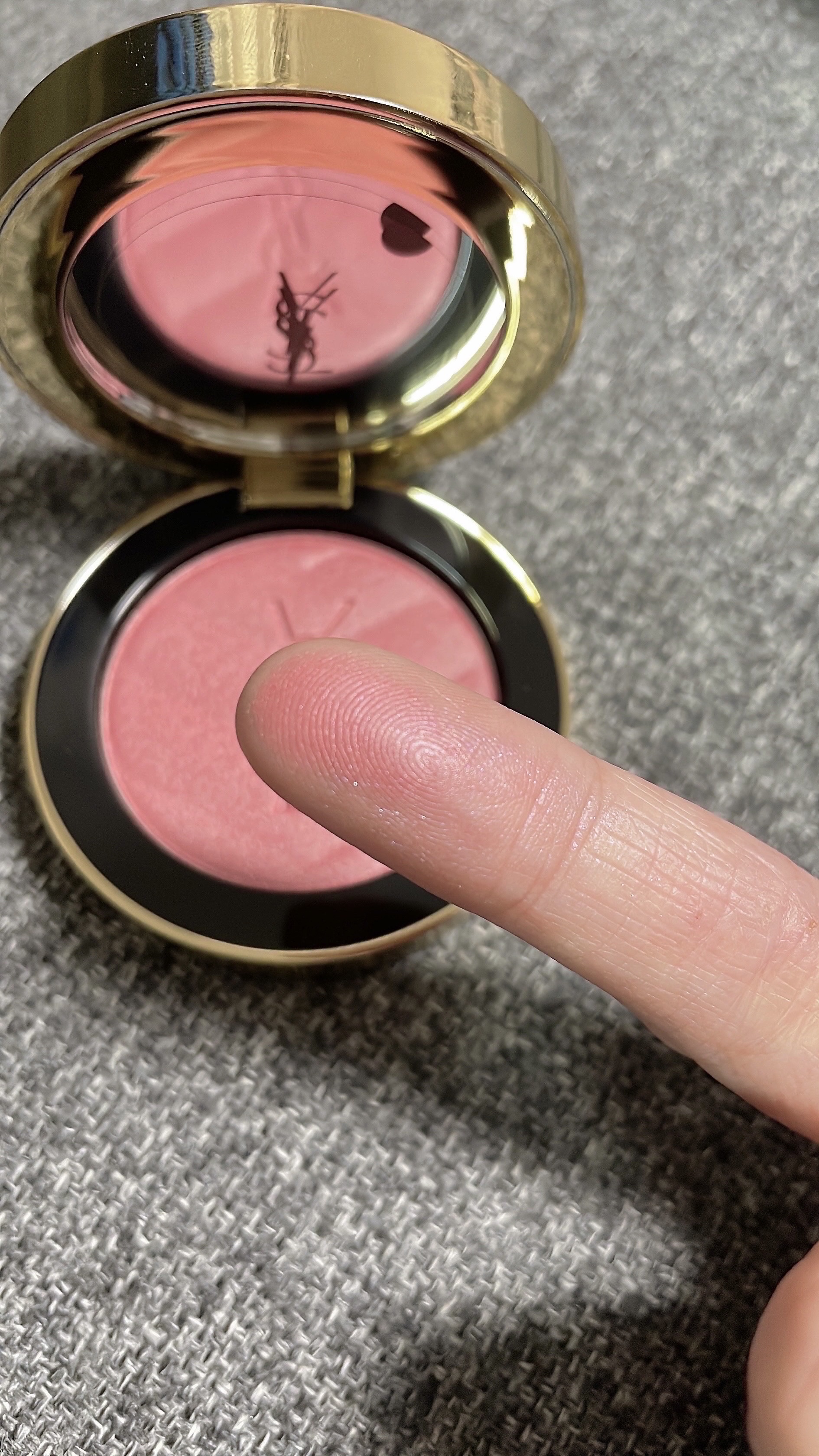 YSL メイクミーブラッシュ パウダー/YVES SAINT LAURENT BEAUTE/パウダーチークを使ったクチコミ（3枚目）