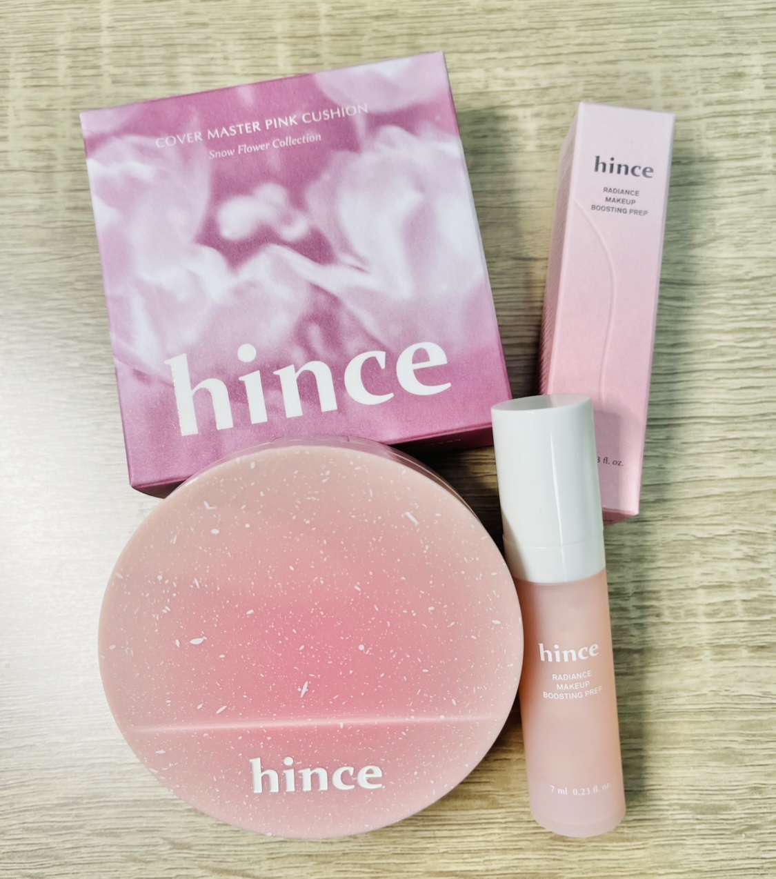 カバーマスターピンククッション 17 ライト(ホリデー限定パッケージ)/hince/クッションファンデーションを使ったクチコミ（1枚目）