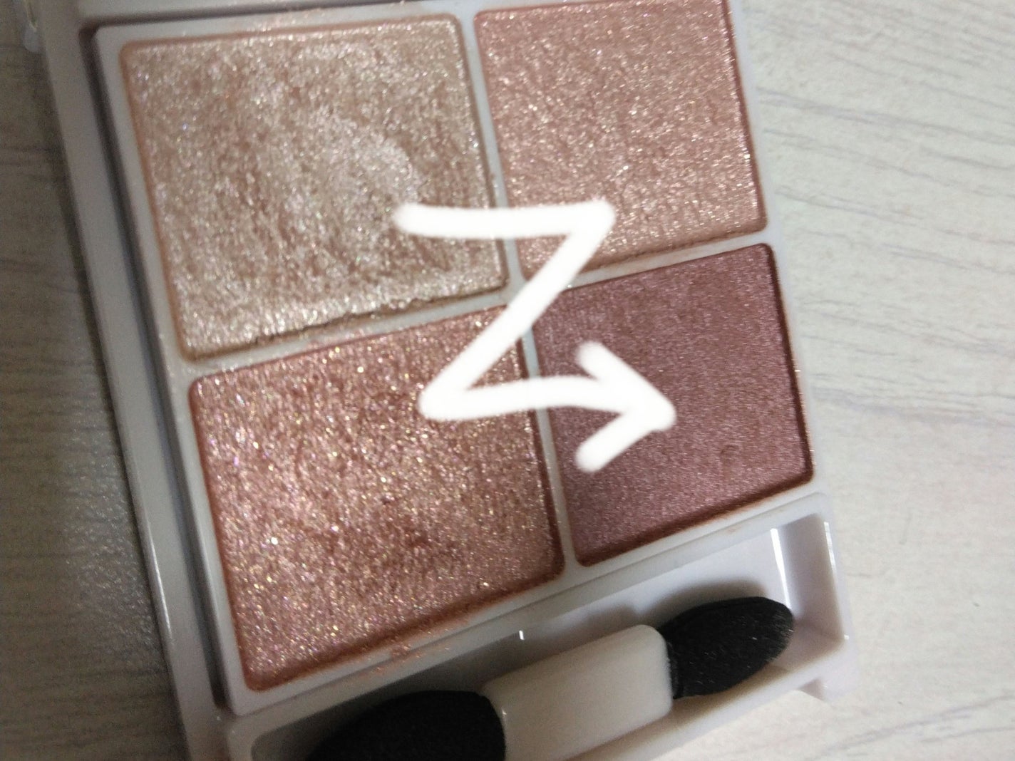 シルキースフレアイズ/キャンメイク/アイシャドウパレットを使ったクチコミ(2枚目)