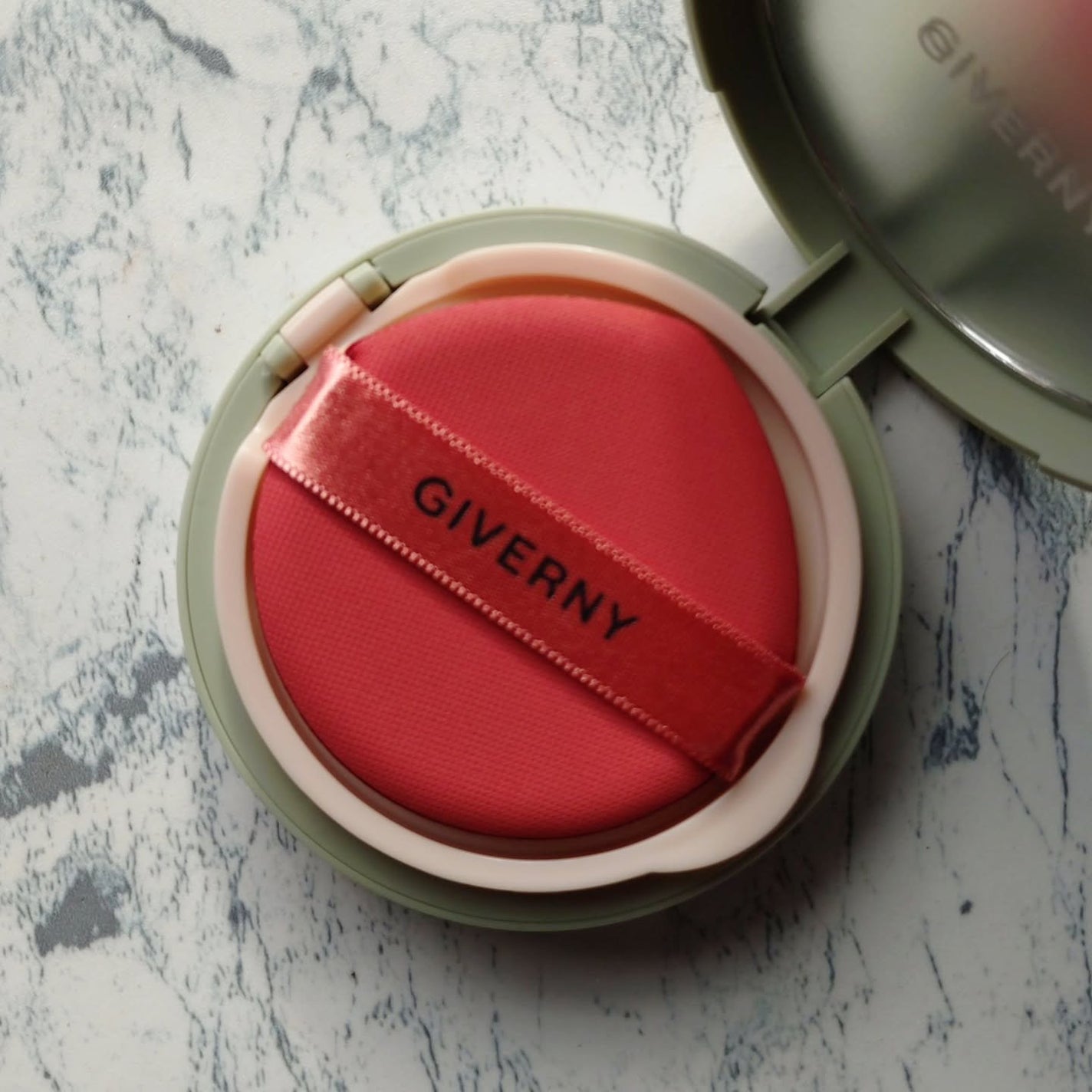 ジヴェルニー 密着カバークッション/GIVERNY/クッションファンデーションを使ったクチコミ(2枚目)