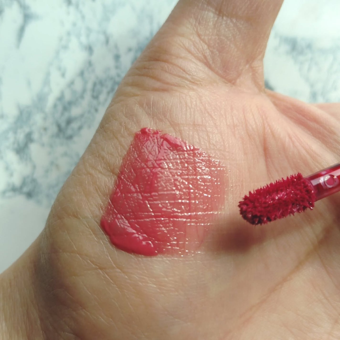 デューイリップグレイズテイント/GIVERNY/リップティントを使ったクチコミ(3枚目)