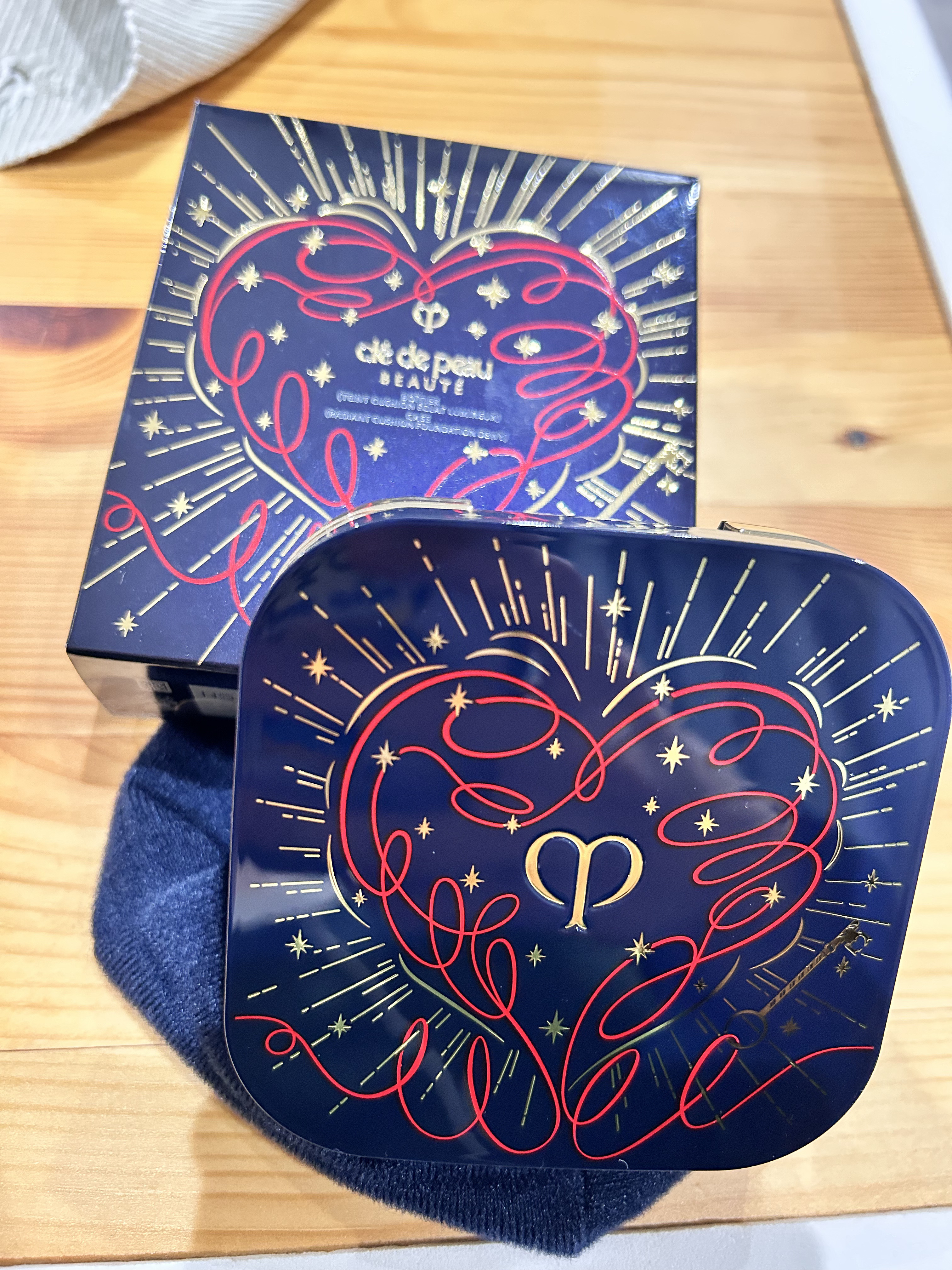 タンクッションエクラ ルミヌ ケース（LUMINIZING LOVE COLLECTION 2025）/クレ・ド・ポー ボーテ/クッションファンデーションを使ったクチコミ（2枚目）