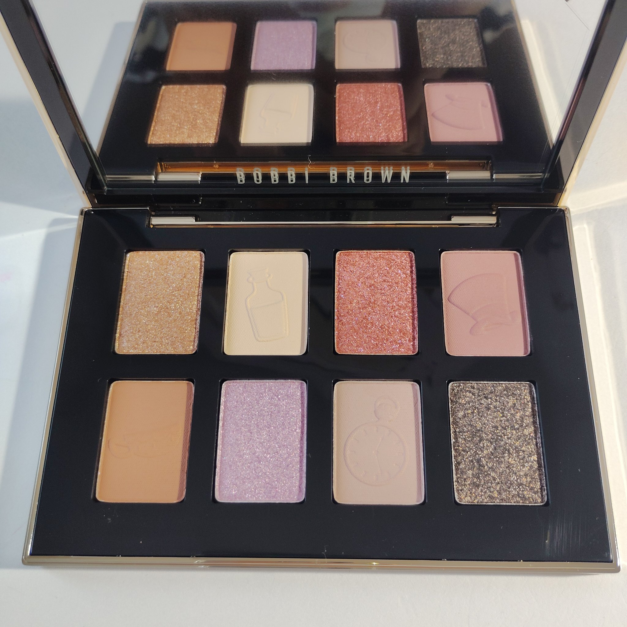 アリス イン ワンダーランド アイシャドウ パレット/BOBBI BROWN/アイシャドウパレットを使ったクチコミ（2枚目）