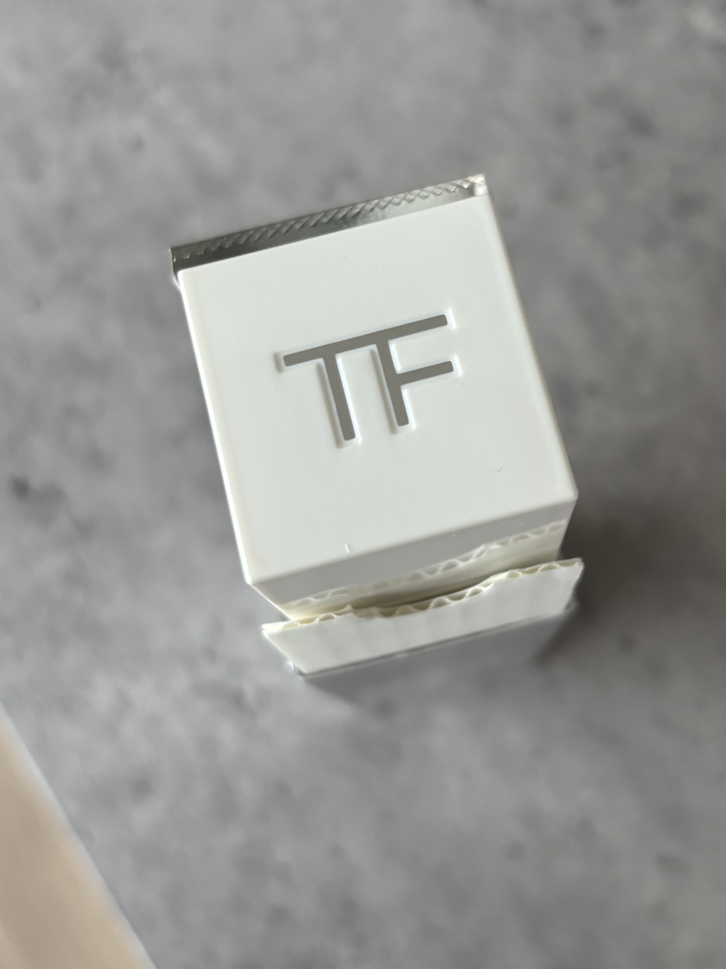 ソレイユ グロー セラム イルミネート/TOM FORD BEAUTY/美容液を使ったクチコミ（3枚目）