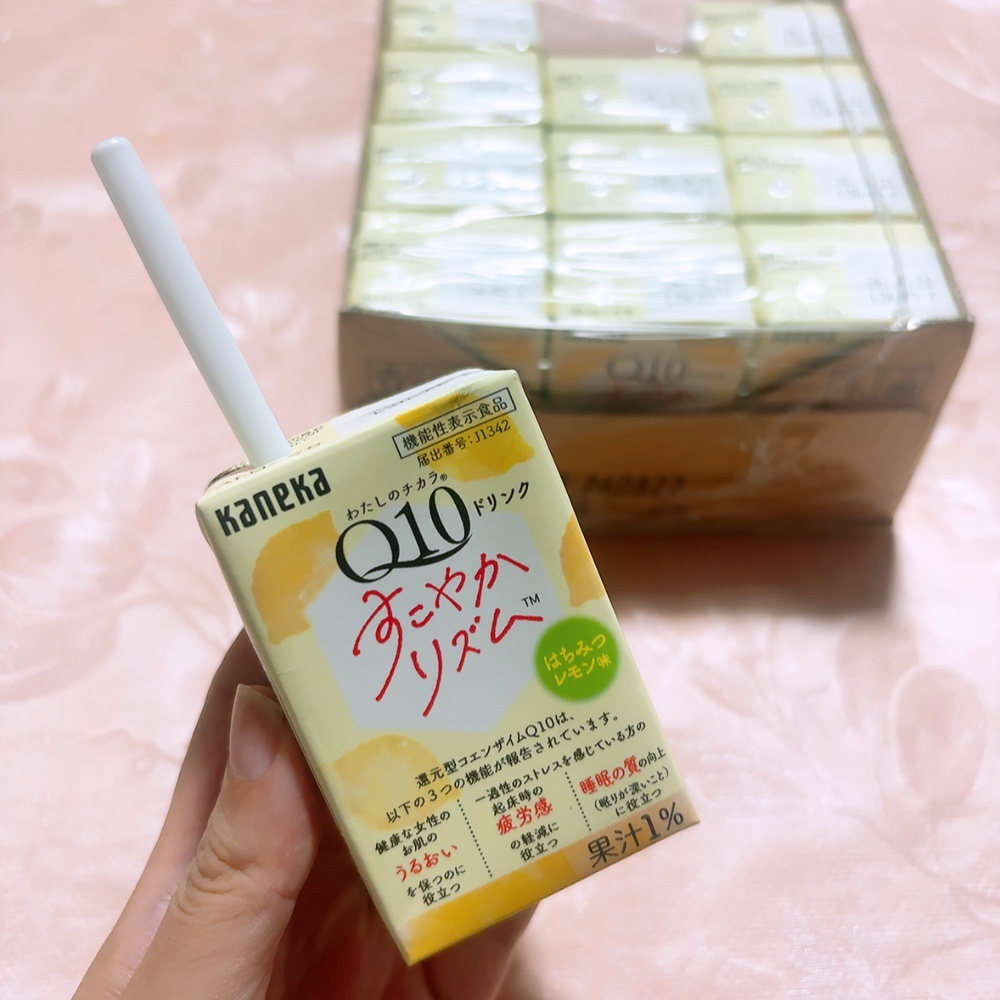 わたしのチカラ Q10ドリンク すこやかリズム

還元型コエンザイムQ10を100mg配合したドリンクのご紹介です。

ドリンクに含まれている還元型コエンザイムQ10には以下の3つの機能が報告されているそうです。

①肌のうるおいを保つ機能