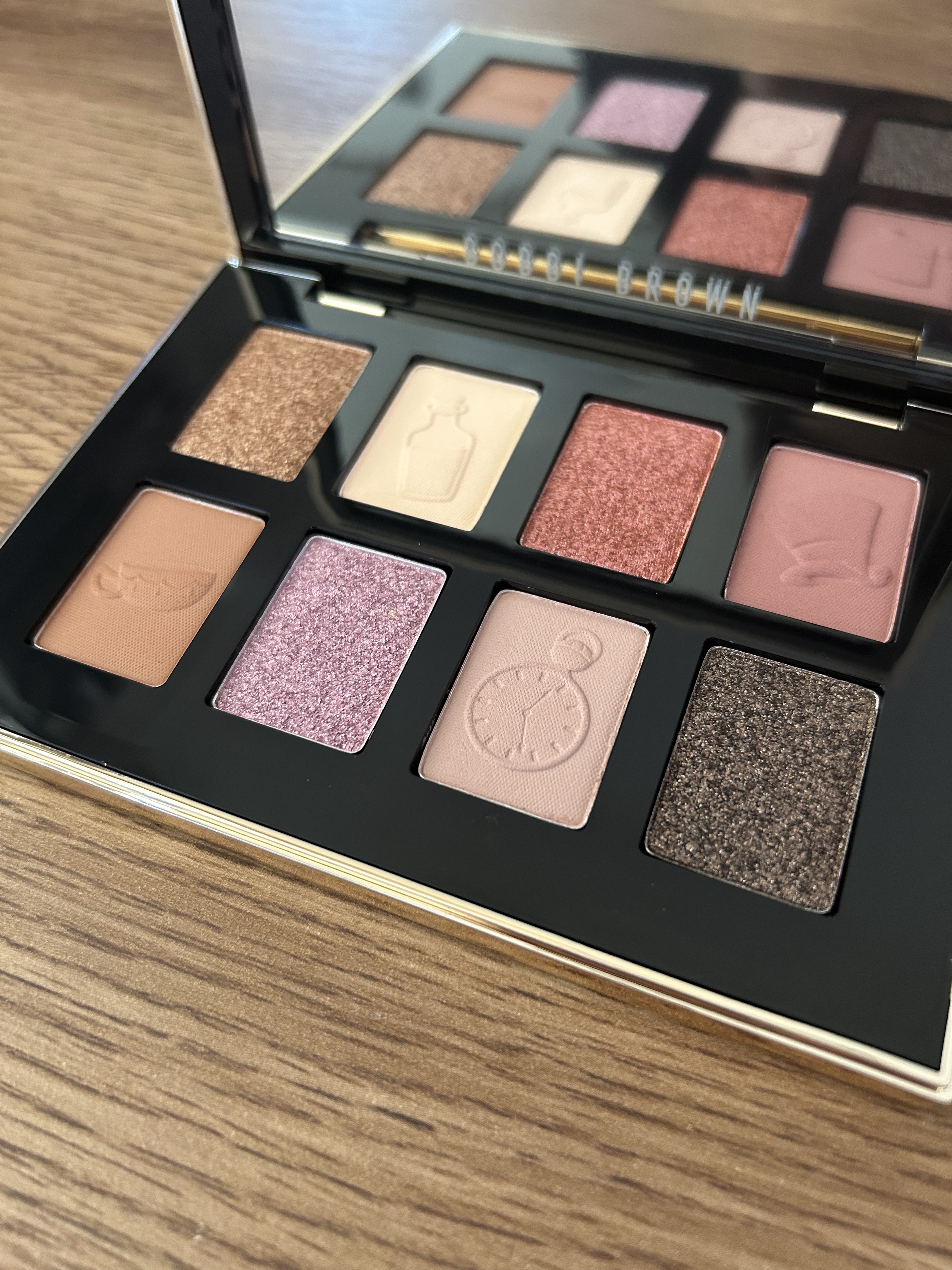 アリス イン ワンダーランド アイシャドウ パレット/BOBBI BROWN/アイシャドウパレットを使ったクチコミ（3枚目）