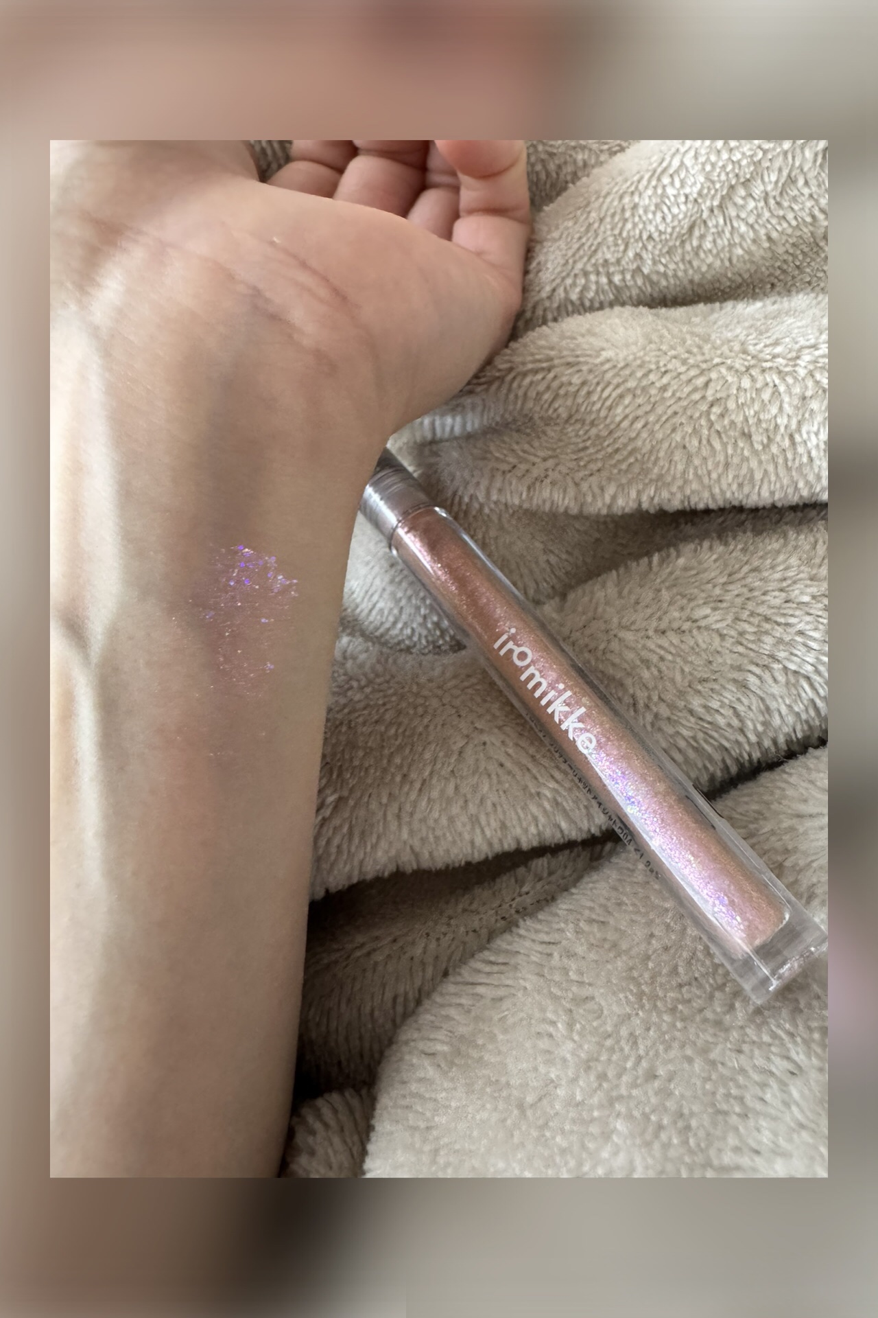 イロミッケ グリッターリキッドアイシャドウ/iromikke/グリッターを使ったクチコミ（1枚目）