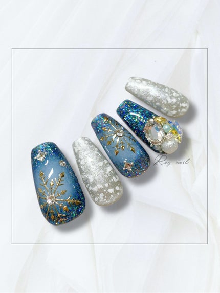 mizuki꙳ネイリスト on LIPS 「雪の結晶&チークネイルデザイン🩵❄️やり方はこちら👇https..」(2枚目)