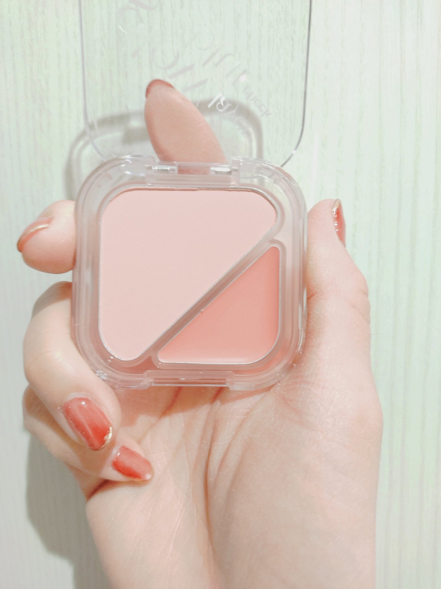 グローレイヤーブラーチーク/LUNA/パウダーチークを使ったクチコミ(1枚目)