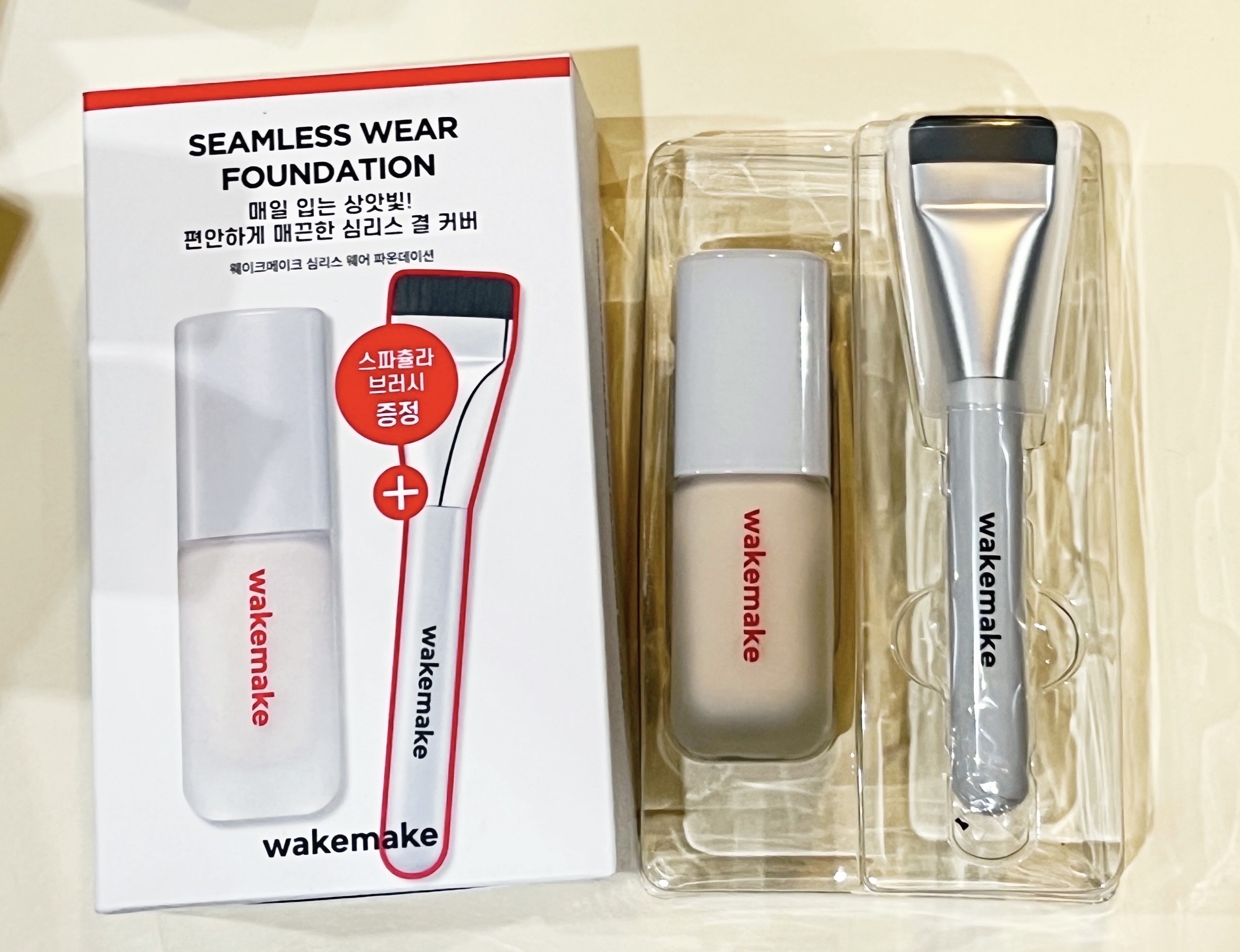 シームレスウェアファンデーション/wakemake/リキッドファンデーションを使ったクチコミ（1枚目）