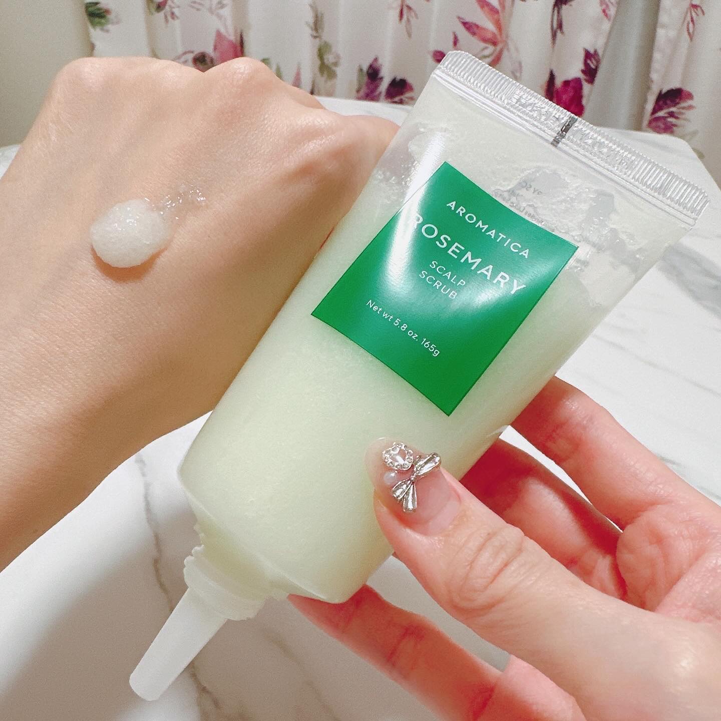 ローズマリー スカルプ スクラブ/AROMATICA/ヘッドスクラブを使ったクチコミ（2枚目）