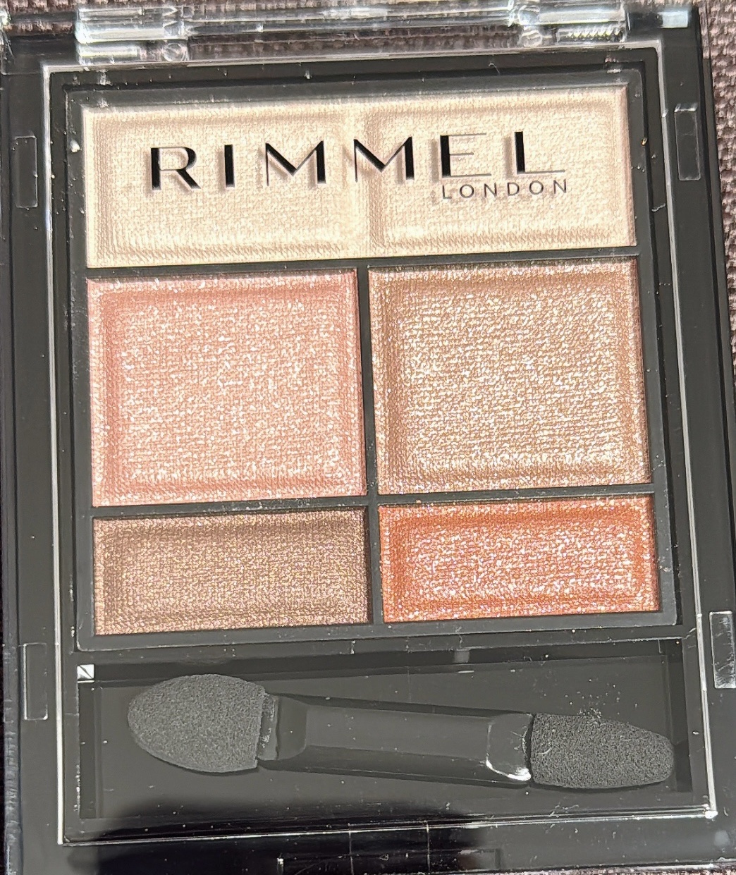 ワンダー スウィート アイシャドウ 006 華やかレディの アップルスパークリングショコラ/リンメル ロンドン/アイシャドウパレットを使ったクチコミ（1枚目）