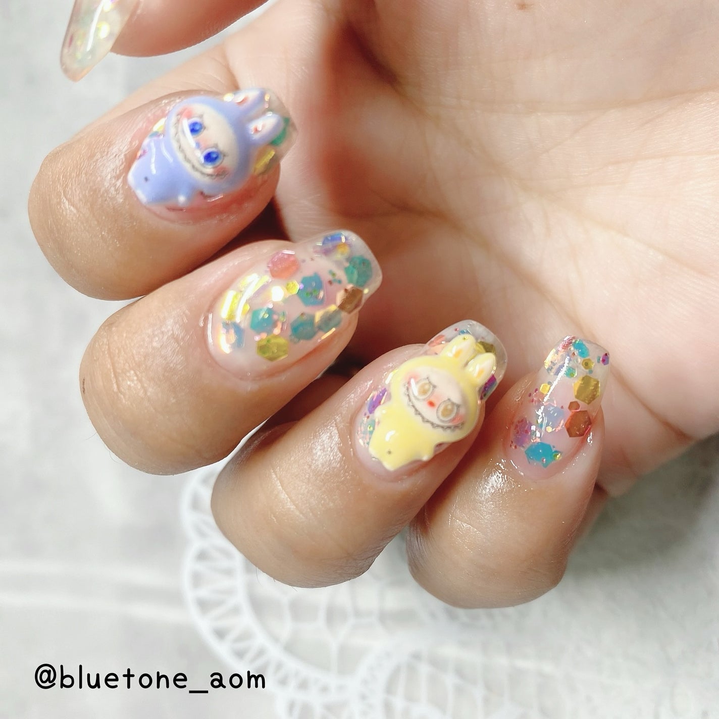 ⋆͛🦖⋆͛aomi on LIPS 「いつぞやのマイネイル!ベースカラーなしにホログラムがやっぱり好..」(2枚目)