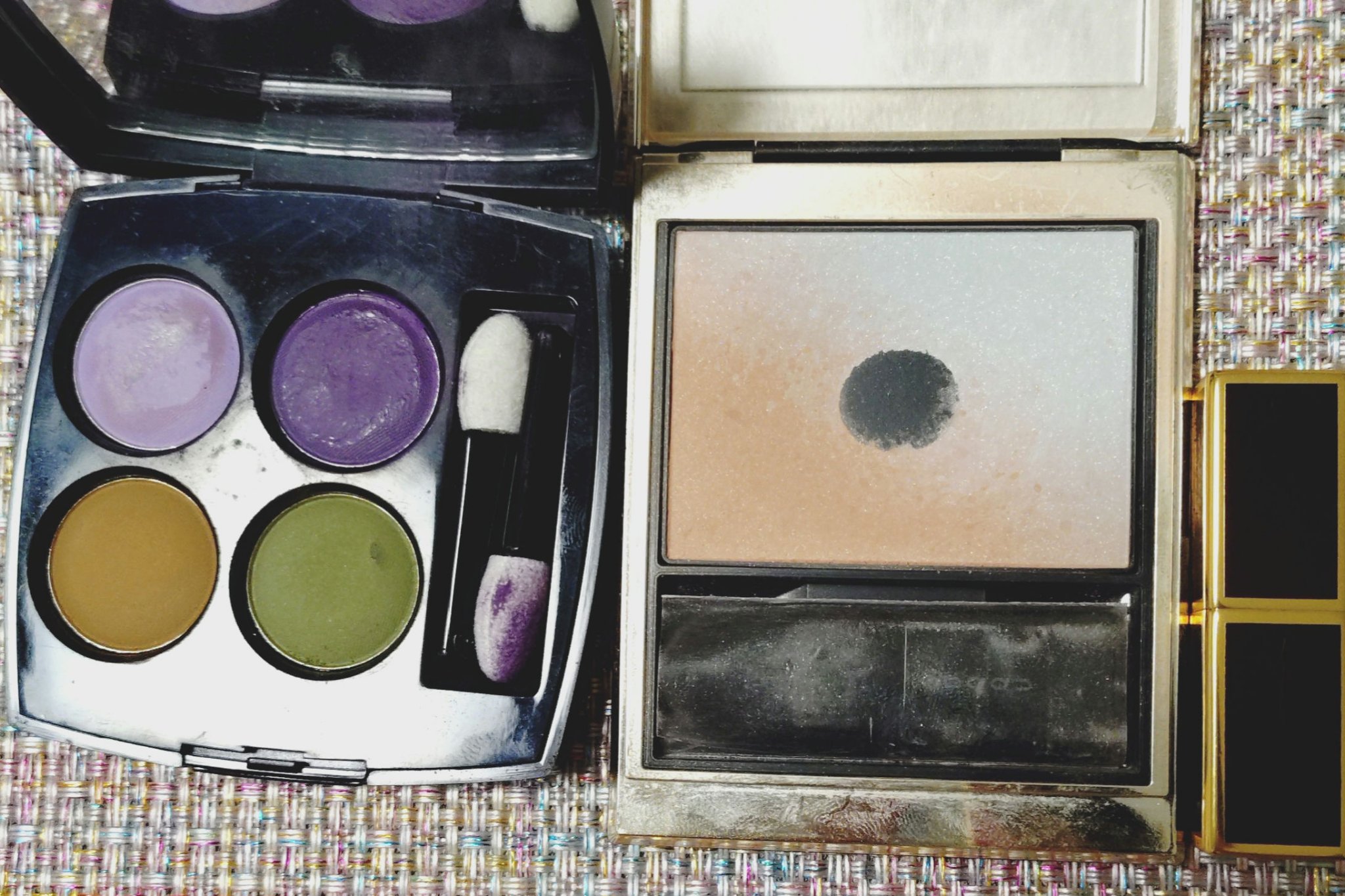 ■今日のメイク


CHANELのレ キャトル オンブル
394ディヴィナションを使用。
右下でアイホール全体にグラデを作って、右上を目尻側に重ねて縦グラデを作ったら完成。
カチカチすぎて使いづらく感じてたけど、1回ゴリゴリ削りまくったら普