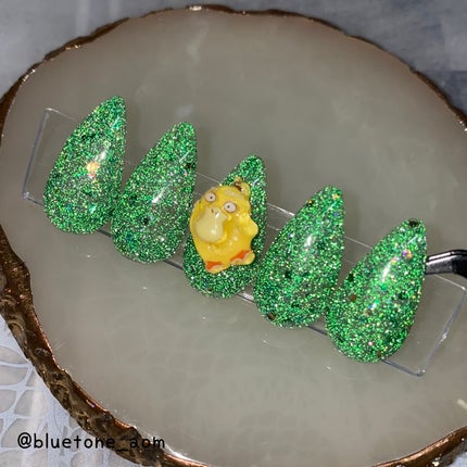 ⋆͛🦖⋆͛aomi on LIPS 「オリジナルフラッシュグリーングリーングリーン🌳⋆✦明るめグリー..」(4枚目)