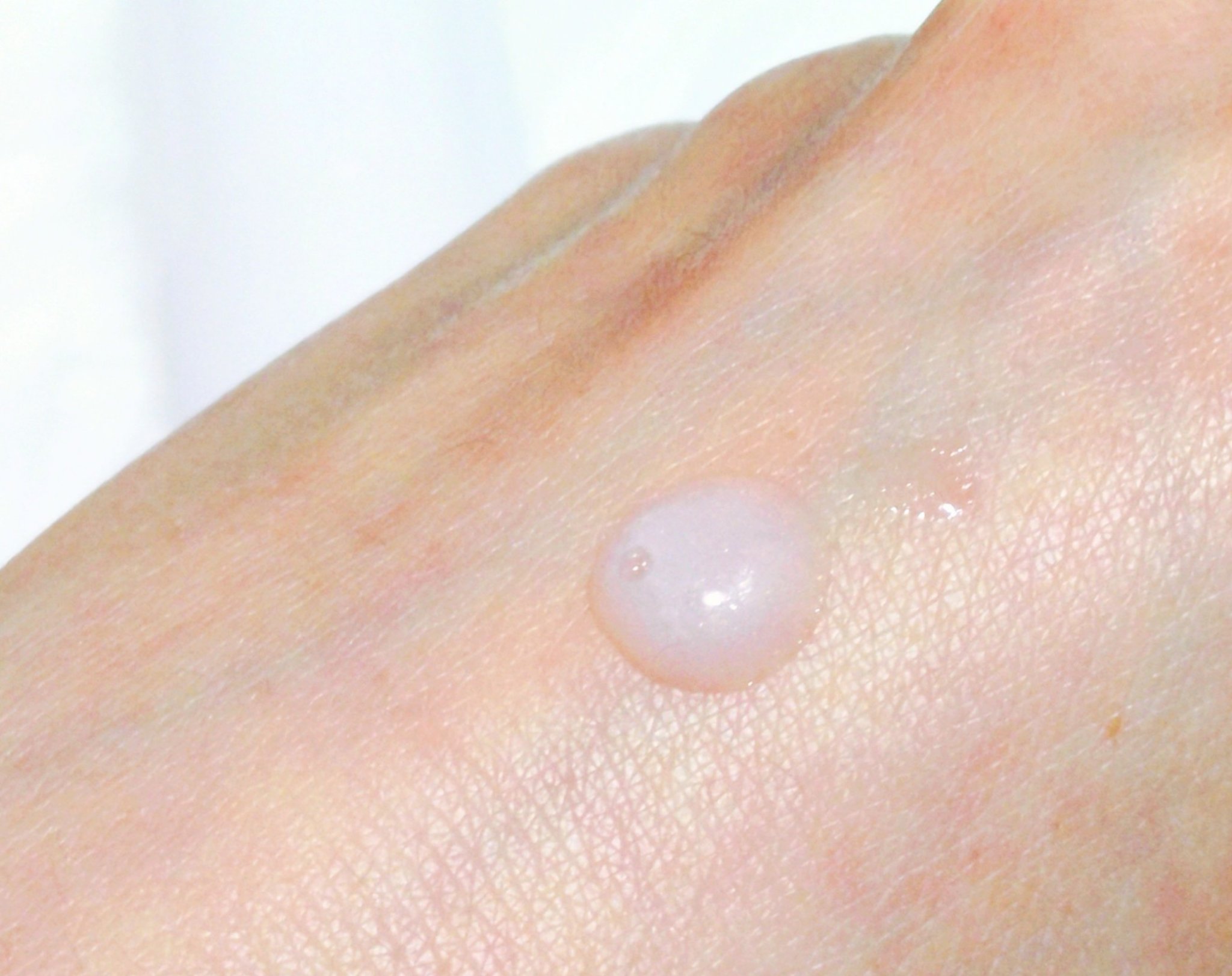 ラディアンスメイクアップブースティングプレップ/hince/化粧下地を使ったクチコミ（2枚目）