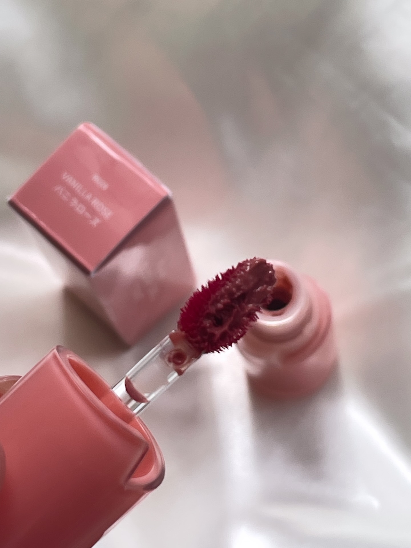 ロウグロウジェルティント R028 バニラローズ（ミニ）/hince/リップティントを使ったクチコミ（2枚目）