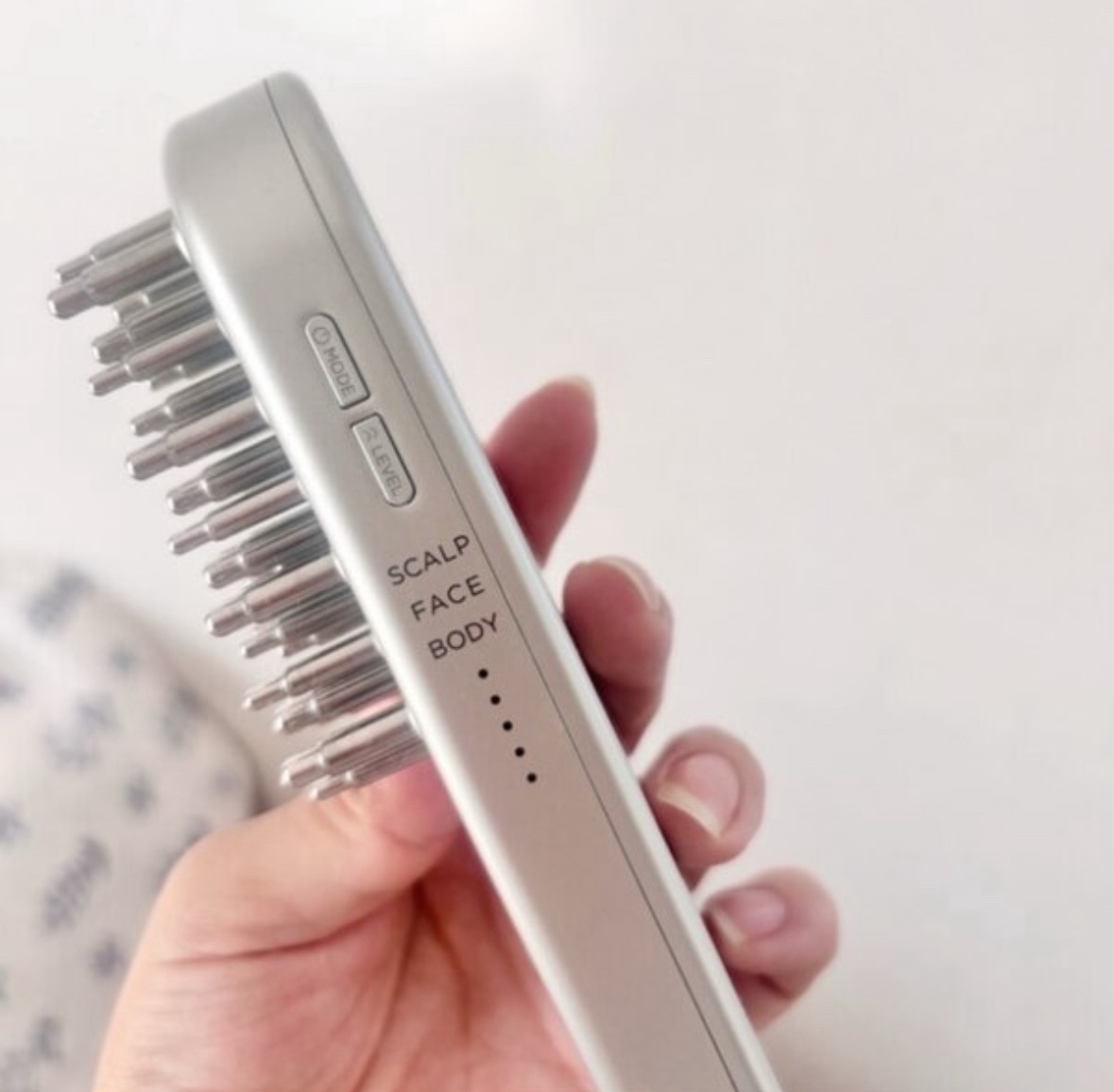 EMSリフトブラシ/SALONIA/ボディケア美容家電を使ったクチコミ（2枚目）