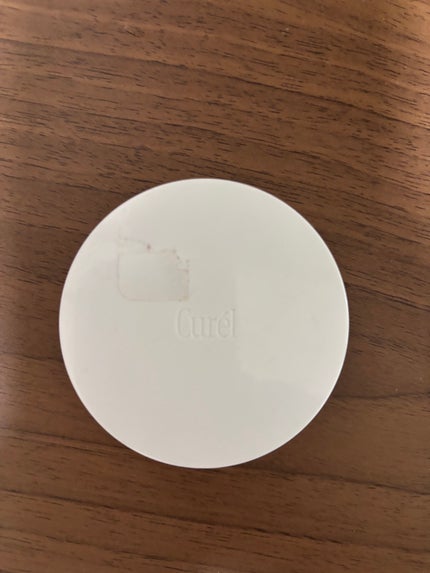 キュレル ベースメイク しっとり肌 パウダーファンデーションのクチコミ「固形ファンデなので塗りやすい。
厚塗り感なくふわふわできれいな肌にしてくれます。
鼻周りは乾燥.....」(1枚目)