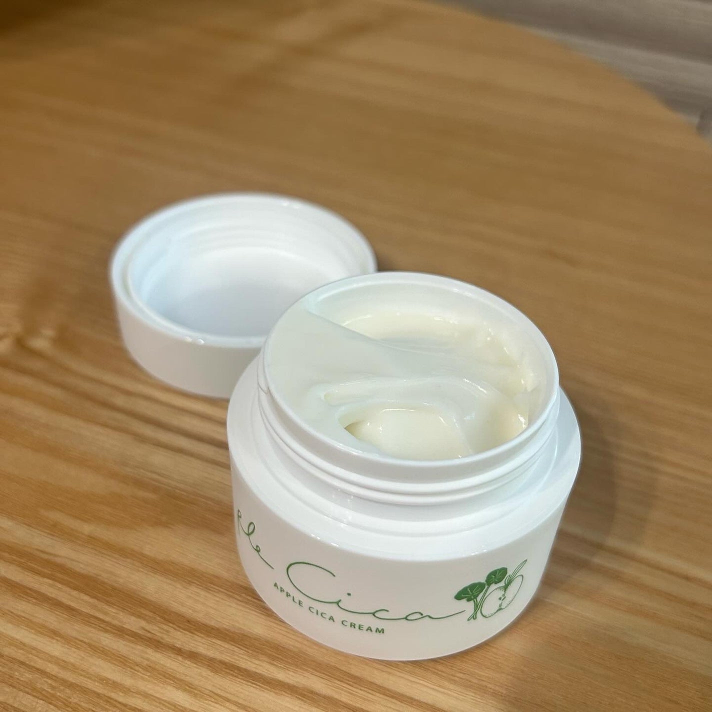 ple cica(プルシカ)/Apple cosme +natural /フェイスクリームを使ったクチコミ(4枚目)