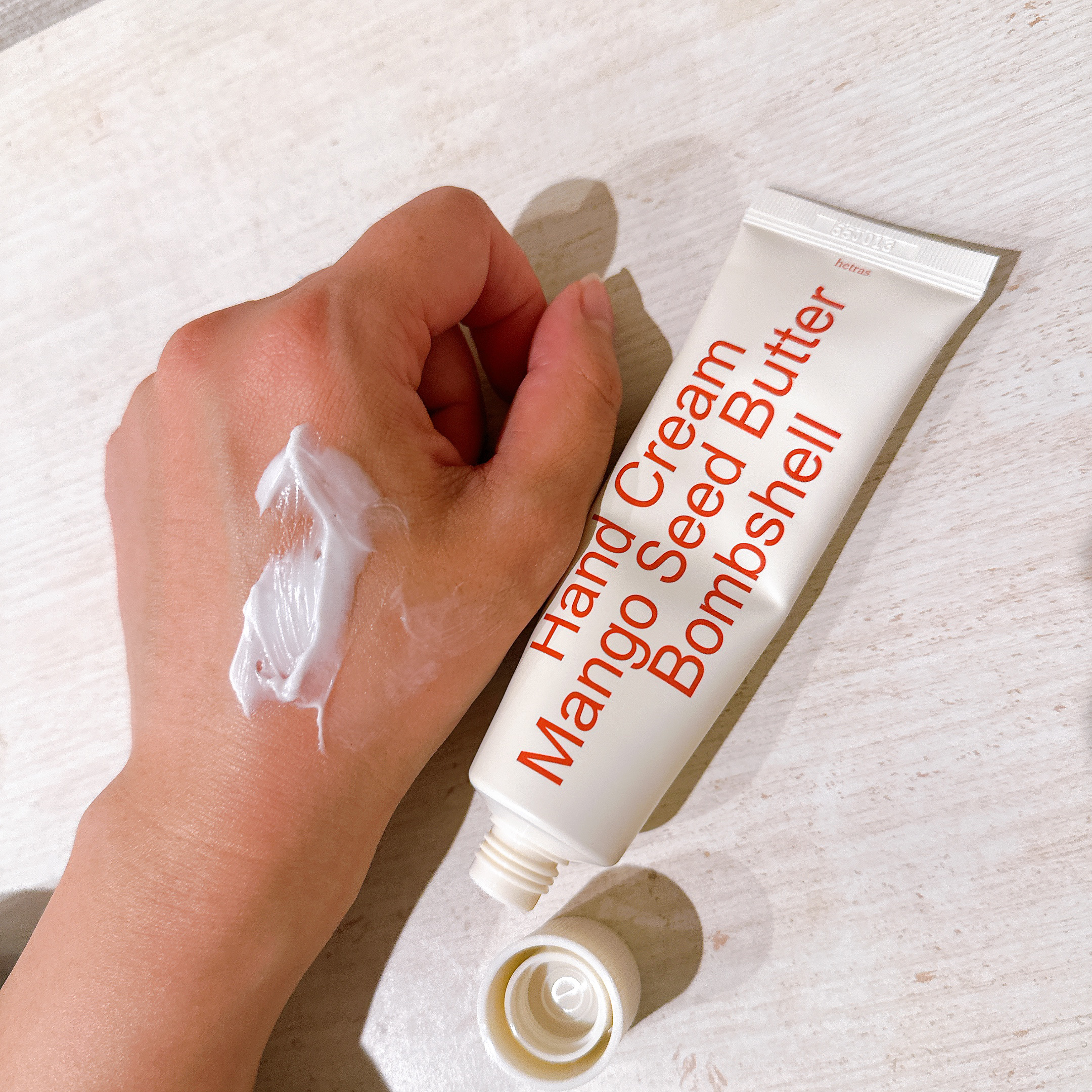 ヘトラス マンゴーシードバター パフューム ハンドクリーム/hetras/ハンドクリームを使ったクチコミ（3枚目）