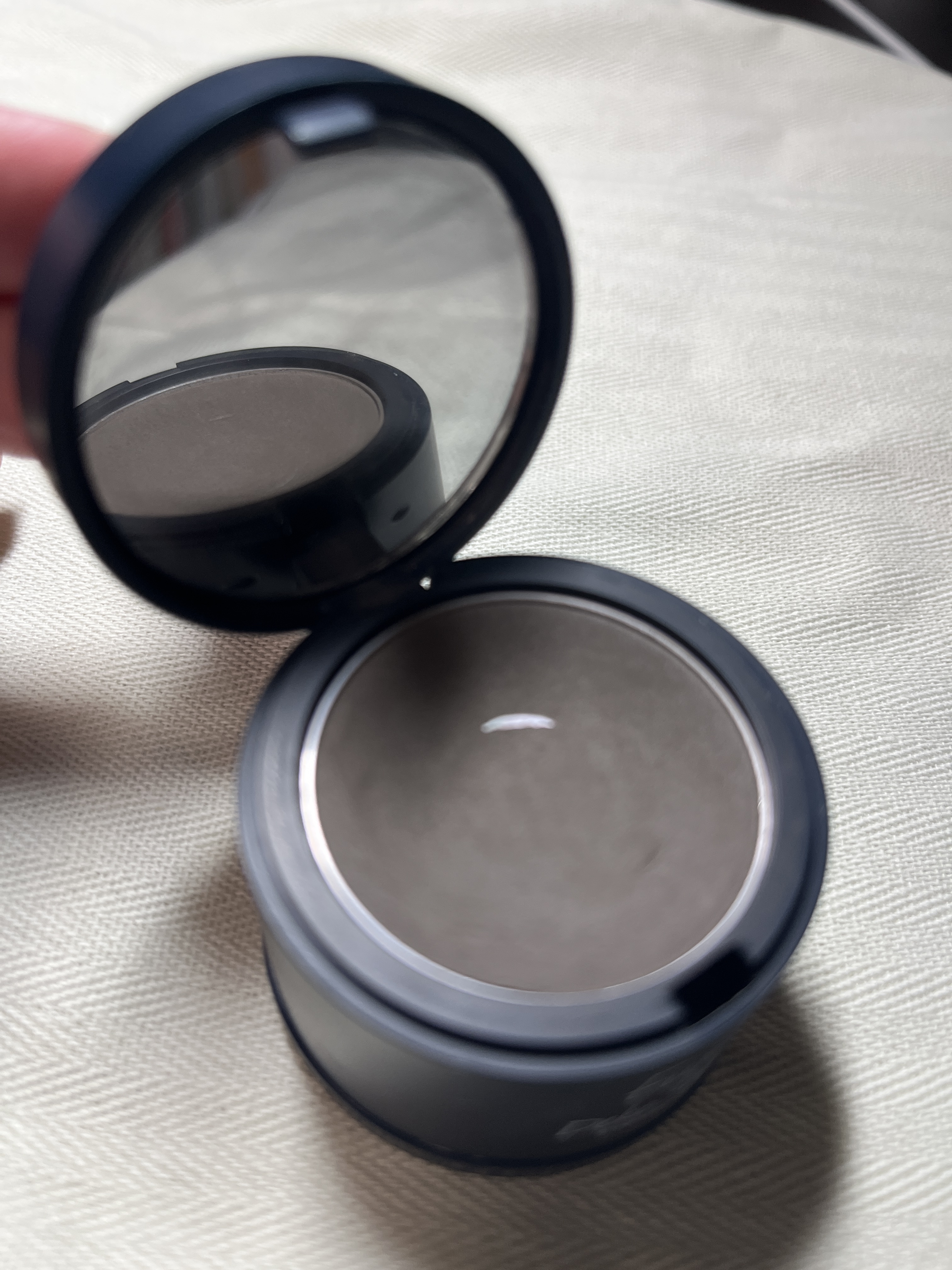 Fujiko デコシャドウ by.Fのクチコミ「毎日メイクに欠かせない

Fujiko
フジコdekoシャドウ ¥1,870

顔面短縮に劇的.....」（2枚目）