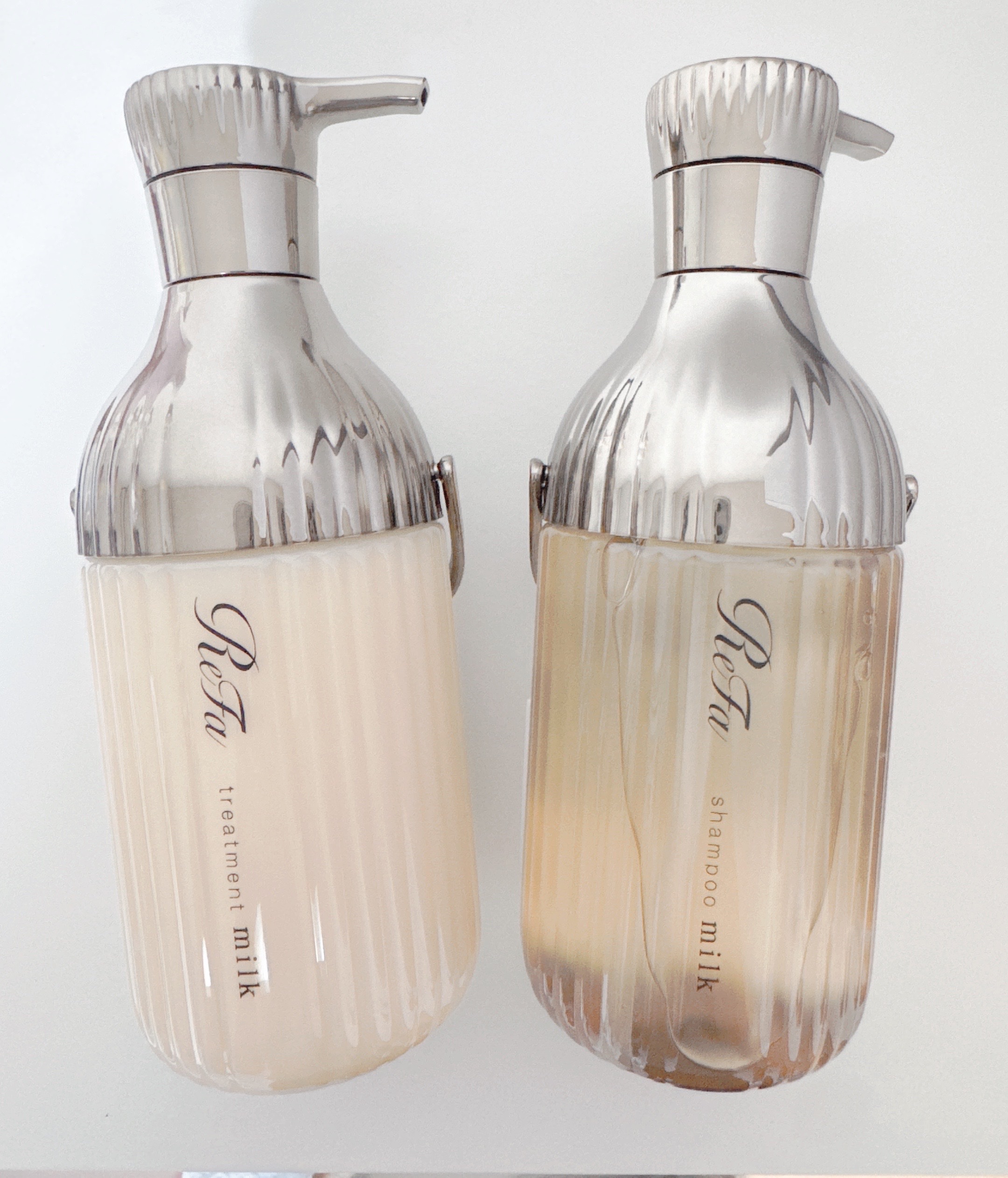 リファ
【ミルクプロテインシャンプー ロイヤル】
【ミルクプロテイントリートメント ロイヤル】

しっとり重ためで髪の毛サラサラになります✨
ただ髪細めの方はぺったりしちゃうかもしれないです

個人的にはすごく合ってました！
香りはミルクテ