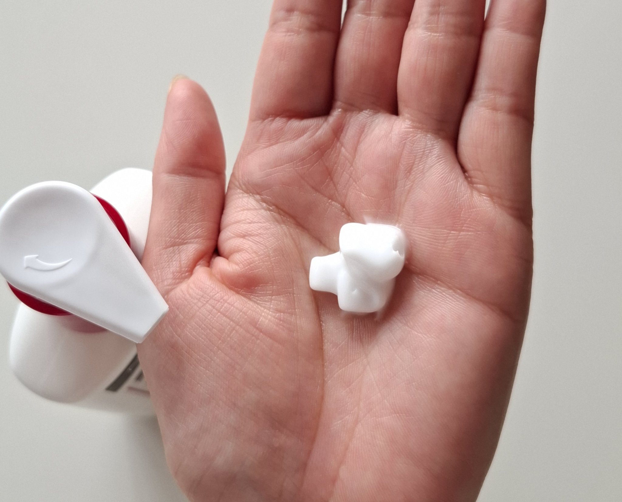 ノルウェー フォーミュラ インテンスリペア ボディ エマルジョン/Neutrogena/ボディローションを使ったクチコミ（2枚目）