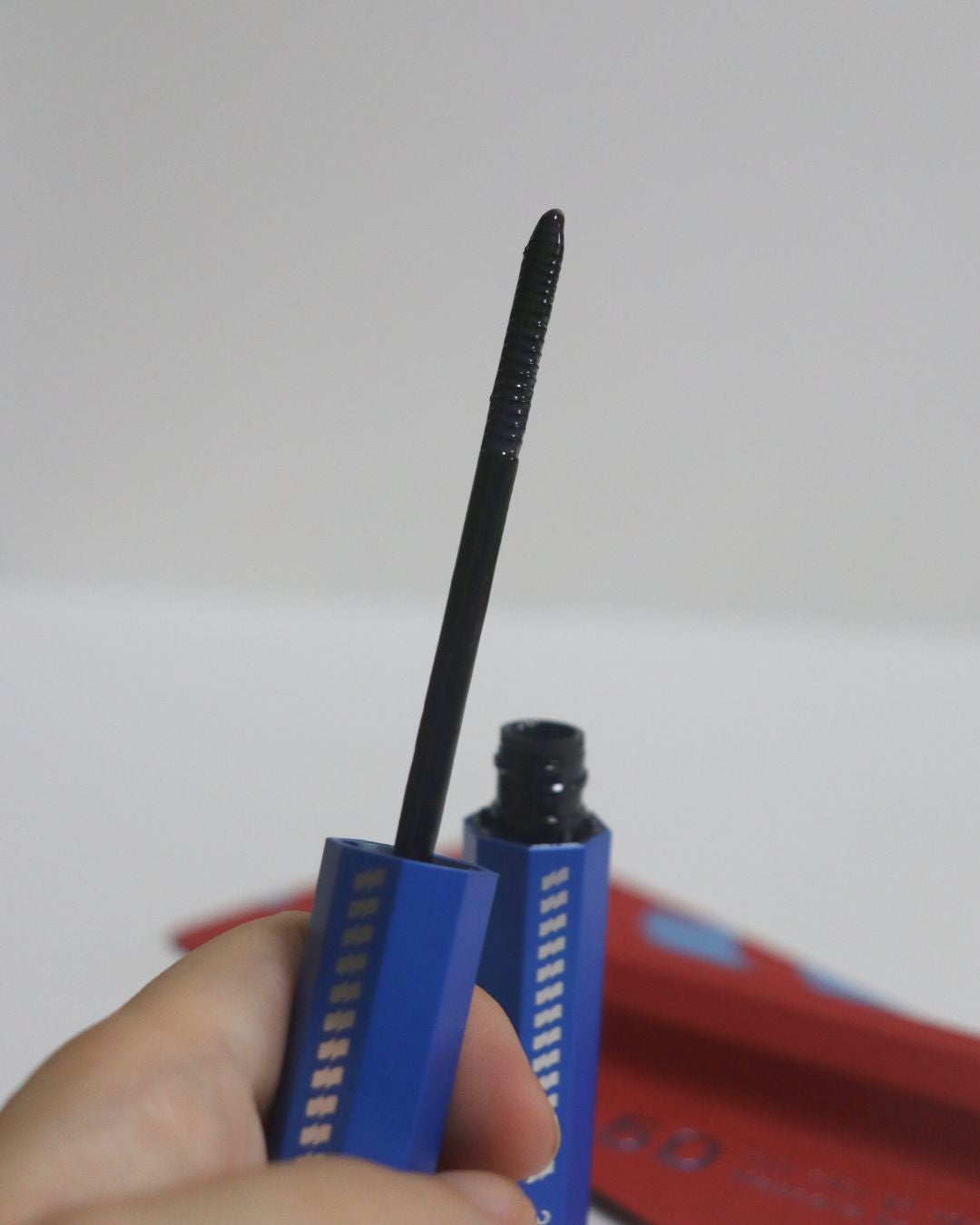 雪 on LIPS 「コームが深めの溝×幅広タイプで、まつげの根元まで液がしっかり届..」(2枚目)