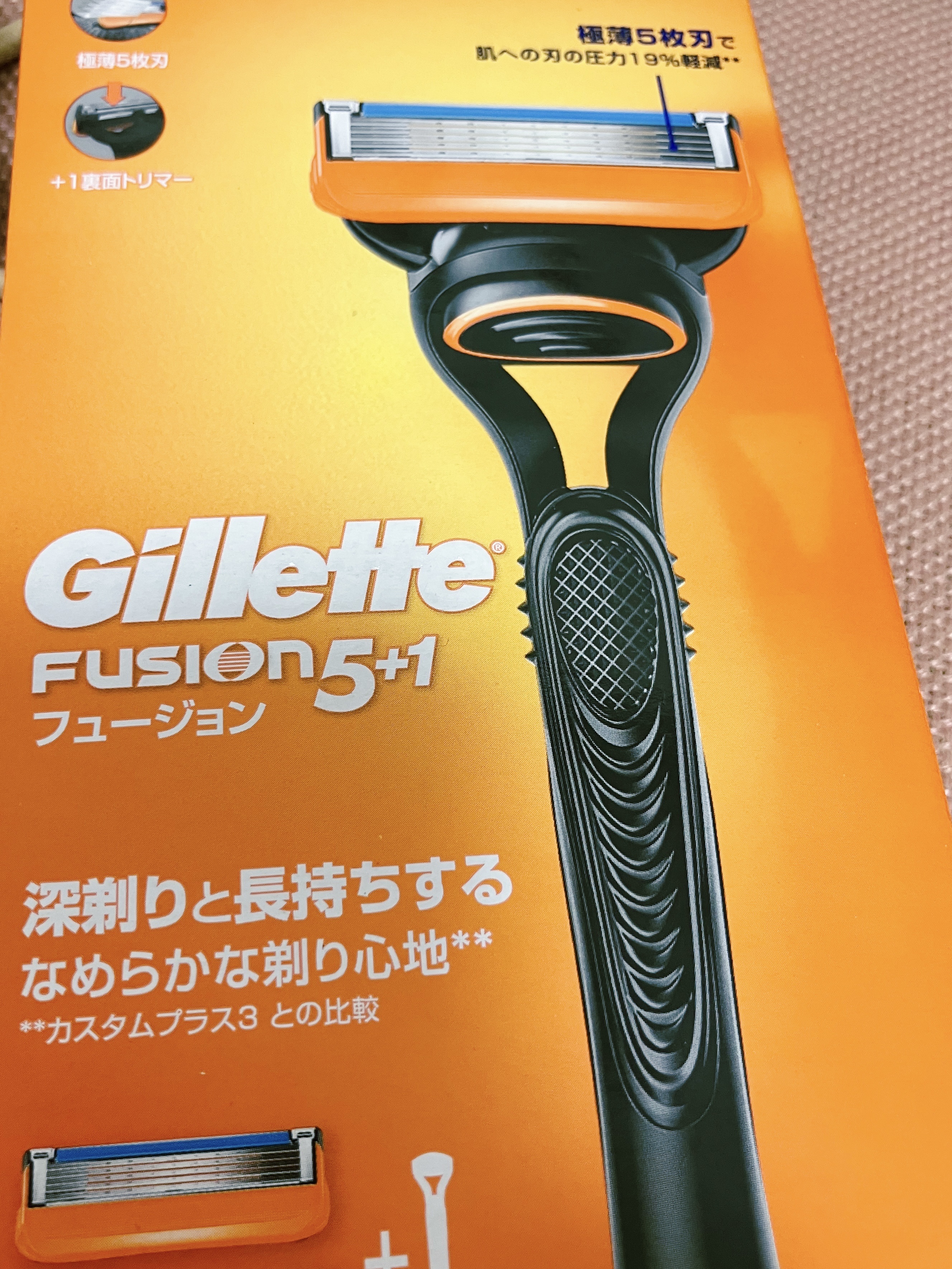 ジレット
Gillette ジレット フュージョン カミソリ 本体 1コ 替刃 2コ付

✂ーーーーーーーーーーーーーーーーーーーー

女性向けだとカミソリ負けが多くて、男性向けのやつだと肌荒れしないって見たので購入してみましたが、あたり�