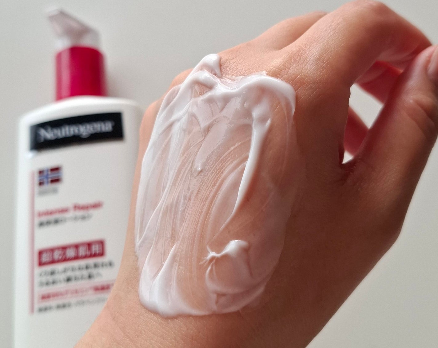 ノルウェー フォーミュラ インテンスリペア ボディ エマルジョン/Neutrogena/ボディローションを使ったクチコミ(3枚目)