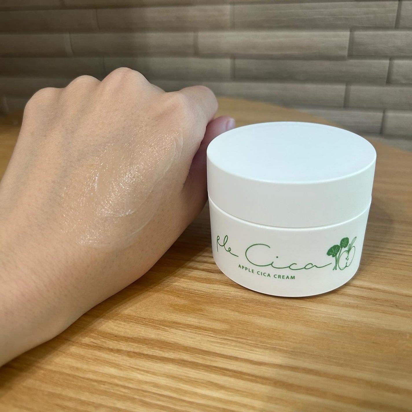 ple cica(プルシカ)/Apple cosme +natural /フェイスクリームを使ったクチコミ(6枚目)