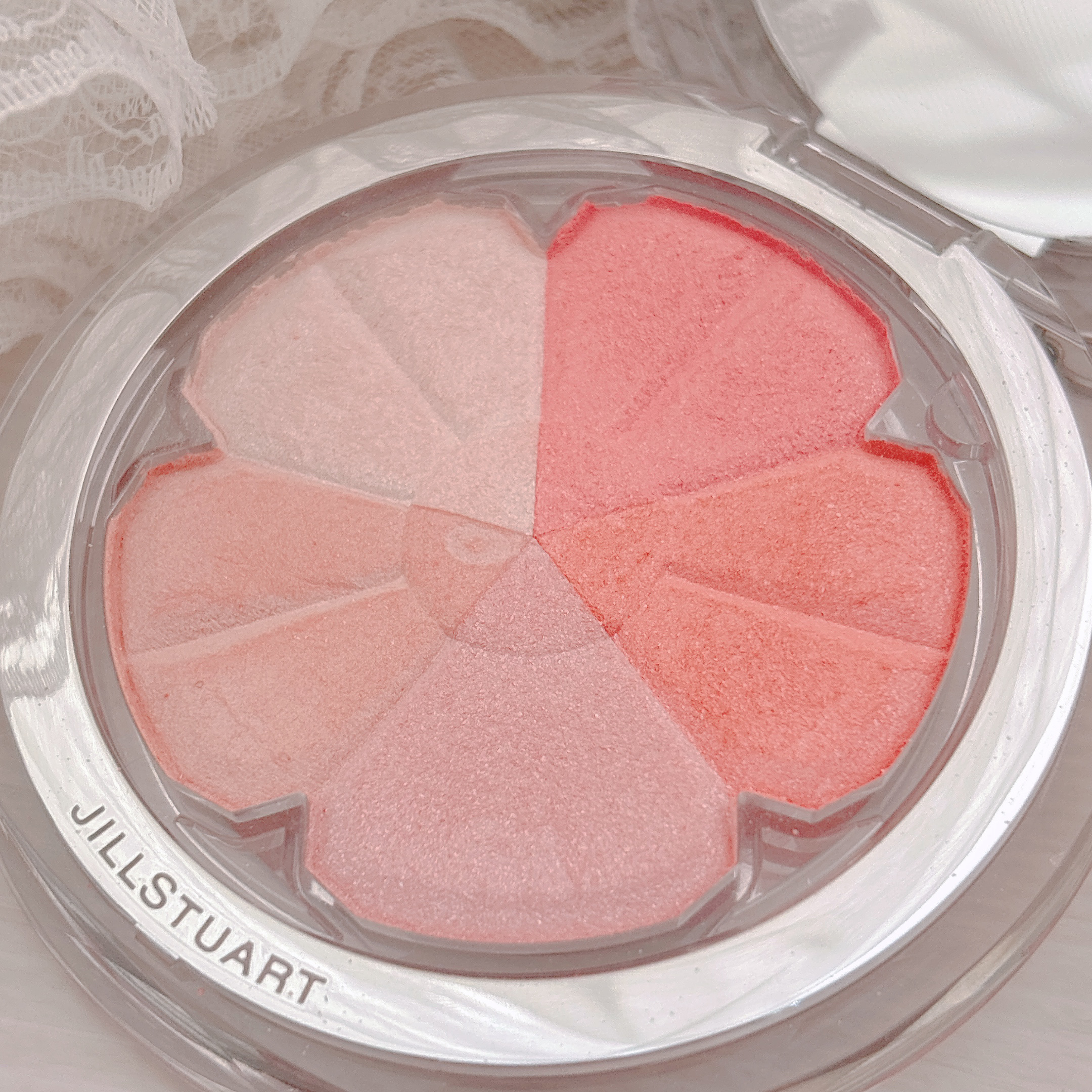 ジルスチュアート クリスタルブルーム ブルーム ミックスブラッシュ コンパクト/JILL STUART/パウダーチークを使ったクチコミ（1枚目）