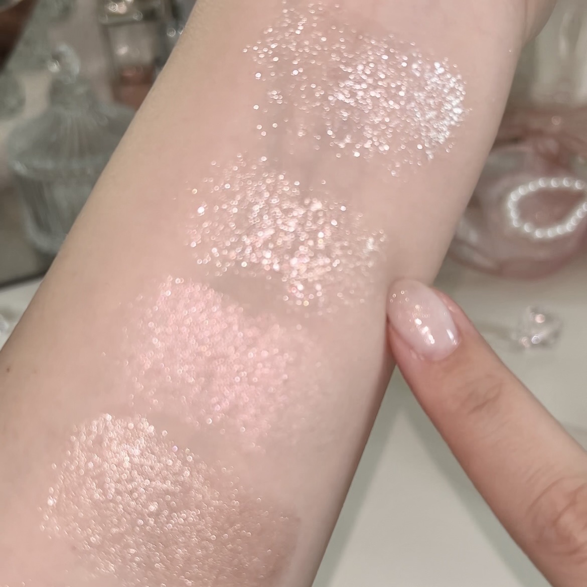 カラーグラム ぷるんジェリービームスティック/Colorgram/グリッターを使ったクチコミ（3枚目）