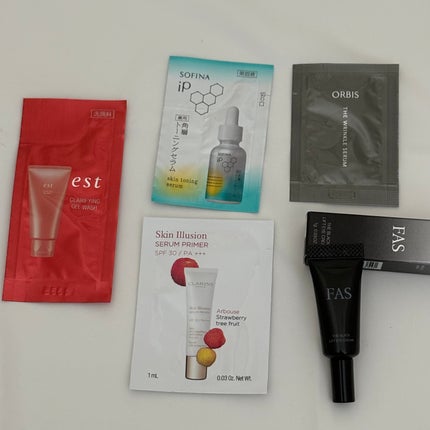 FAS FAS ザ ブラック リフト アイクリームのクチコミ「今日のスキンケアbyvoce付録 no.2
オルビスはこっくりクリーム
ソフィーナはサラッと.....」(1枚目)