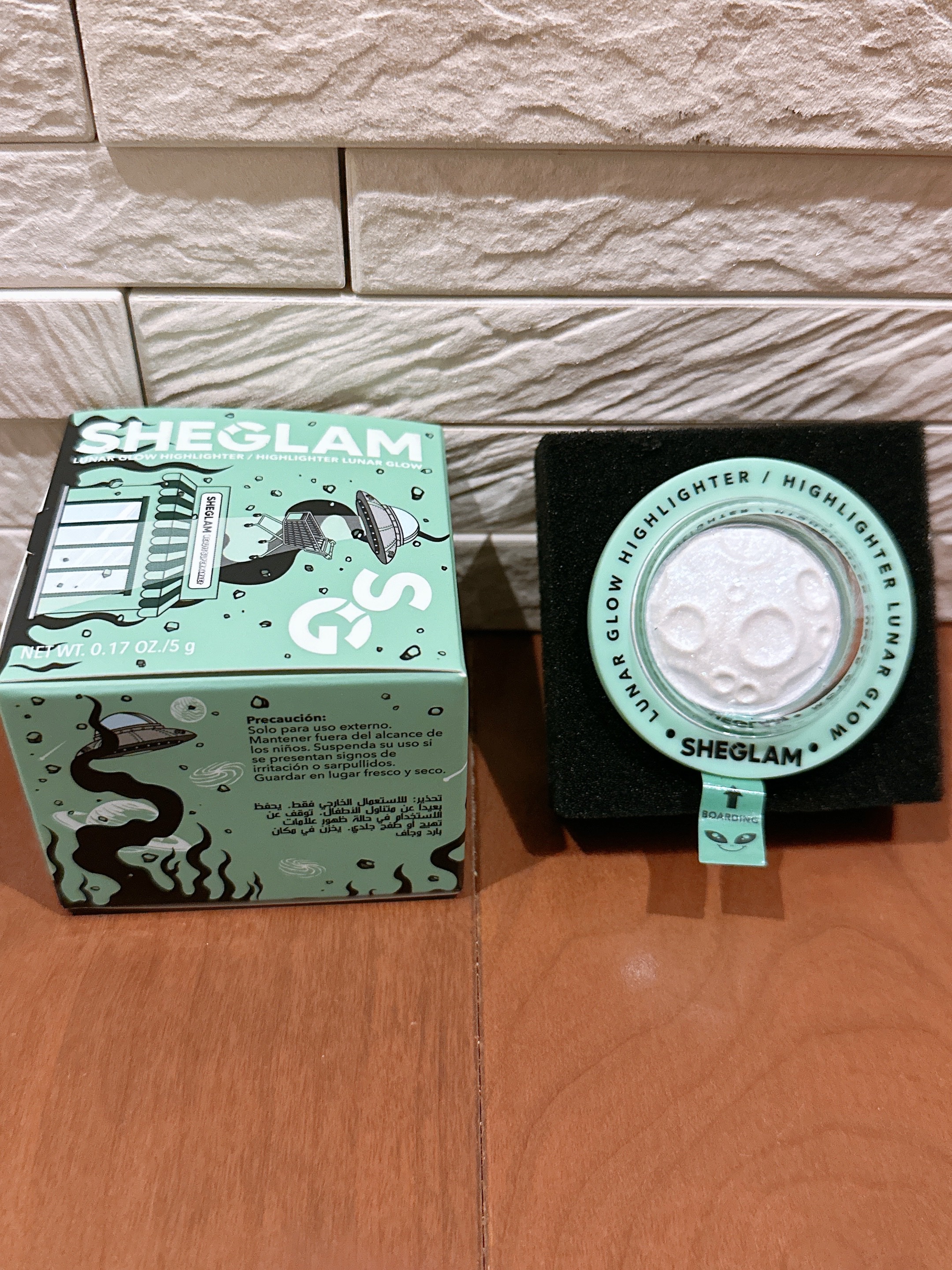 ルナグロウ ハイライター シルバー/SHEGLAM/パウダーハイライトを使ったクチコミ（2枚目）