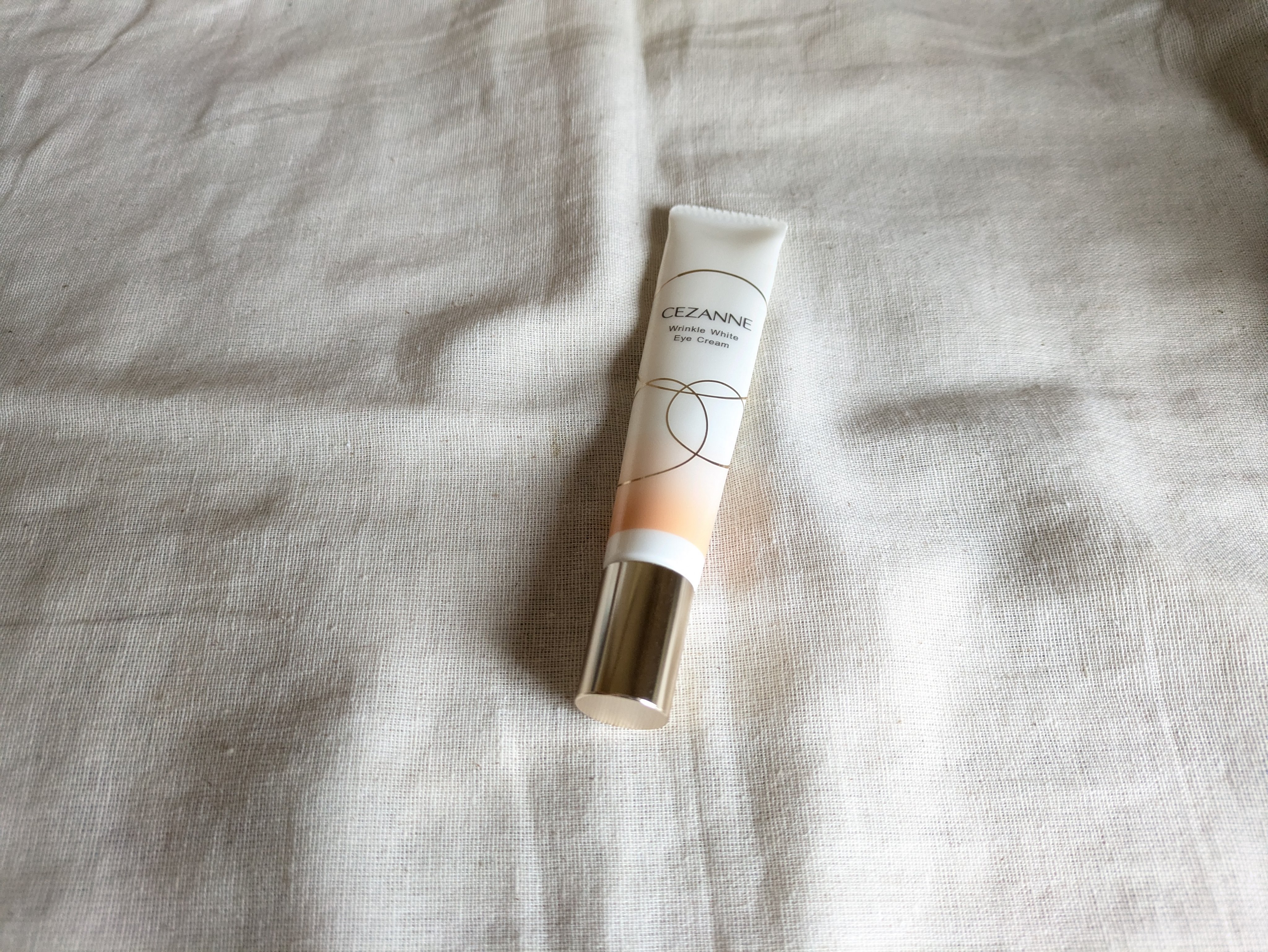 🧡CEZANNE　リンクルホワイトアイクリーム🧡

プチプラでいいの？って感じてました笑
1000円くらいで、シワに効果あるとか謳ってて
いいのか！？と😂

こっくりしたクリームで、朝まで保湿力あるし
ナイアシンアミド配合だし、
意外