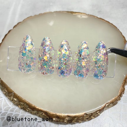 ⋆͛🦖⋆͛aomi on LIPS 「SHEINで購入したオーロラのホログラムセットの中の1色!今回..」(2枚目)