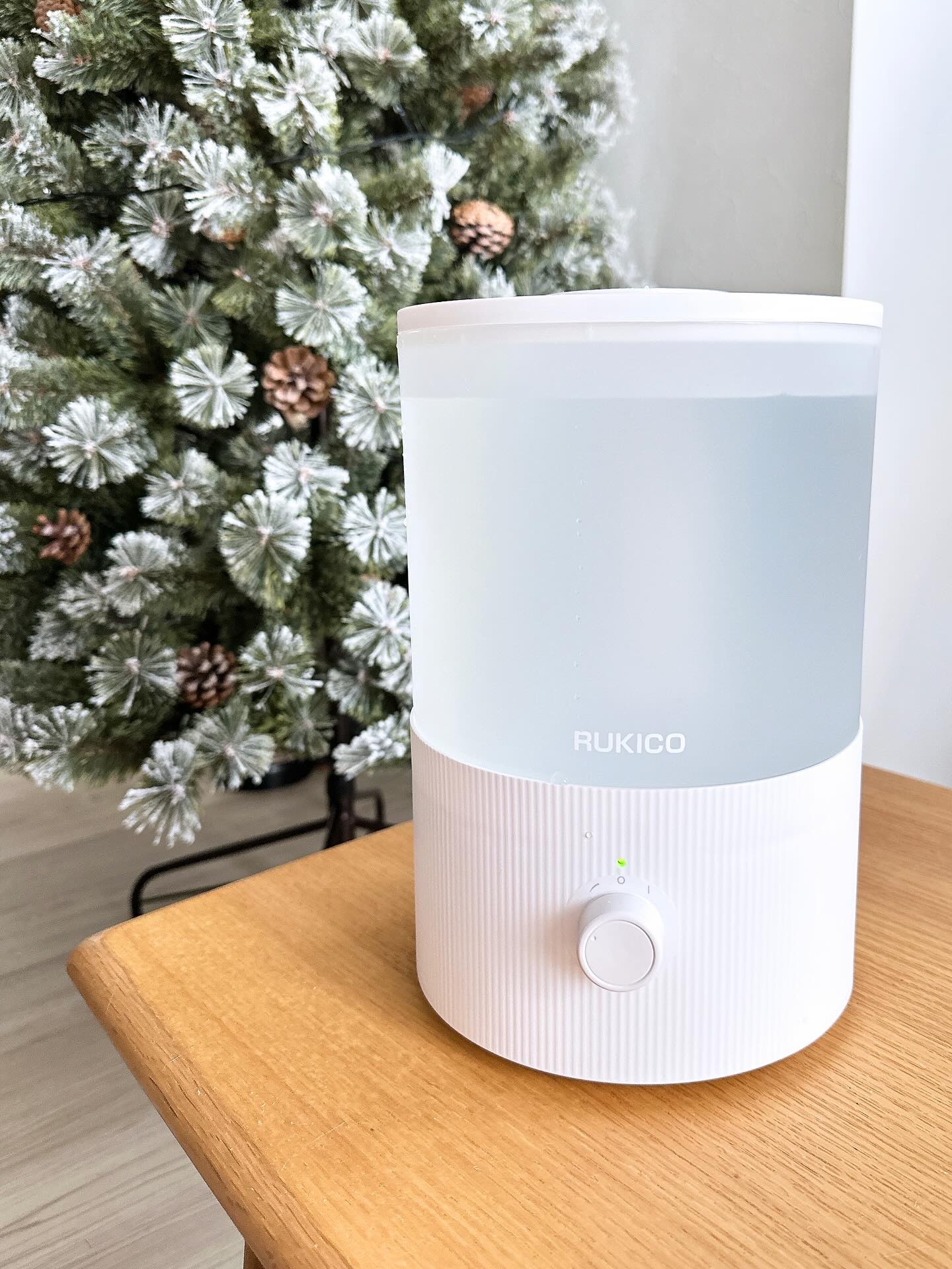 #𝗠𝗲𝗹𝗕𝗹𝗼𝗴 PR

˗ˏˋ OGGO 2025最新モデル 加湿器  ˎˊ˗
超音波加湿器の構造はシンプルで
水面まで振動が伝わると
隆起が起きて細かなミストが発生して
ファンによる風でミストを空気中に
拡散させて加湿する