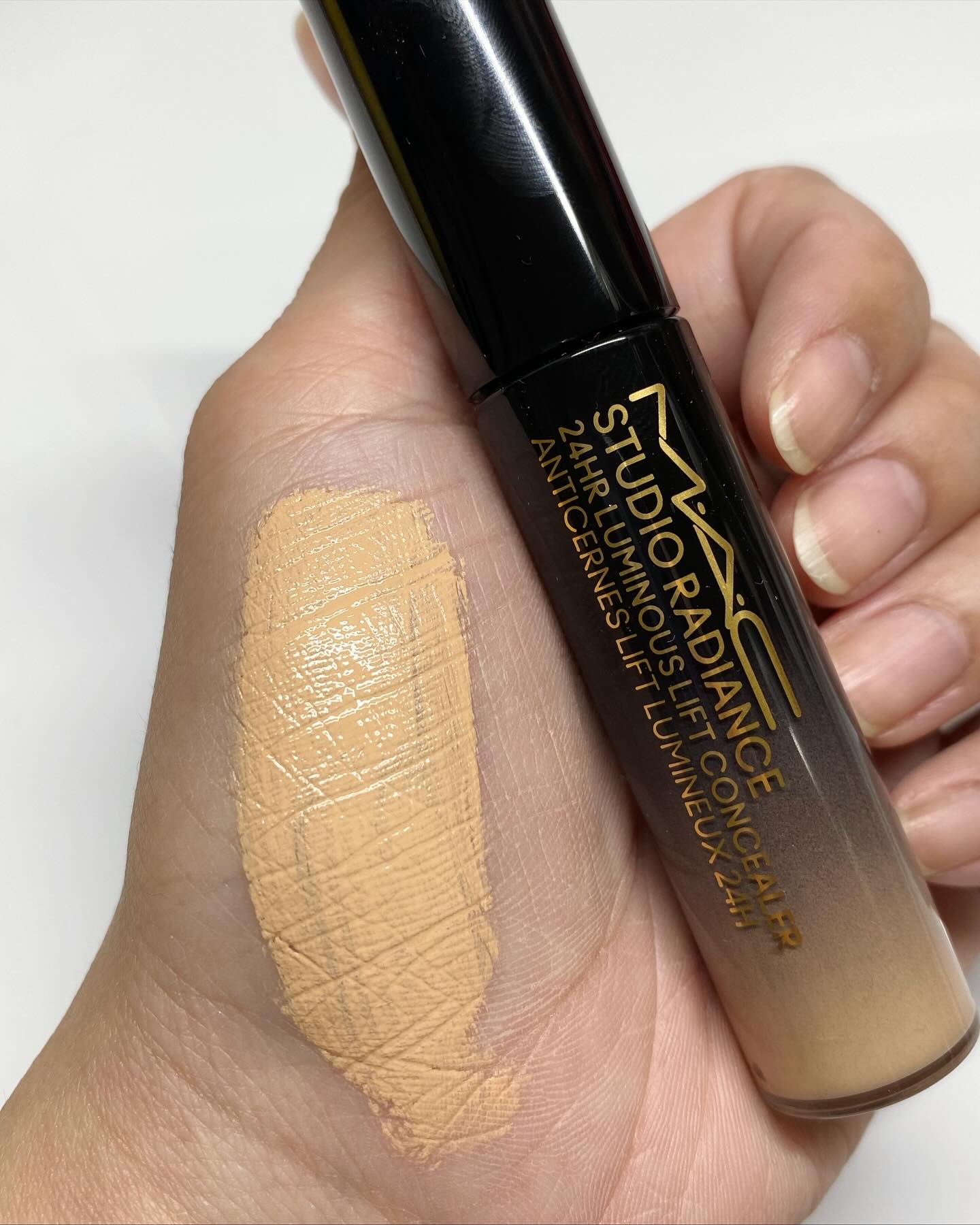 スタジオ ラディアンス 24 ルミナス コンシーラー/M・A・C/リキッドコンシーラーを使ったクチコミ（3枚目）