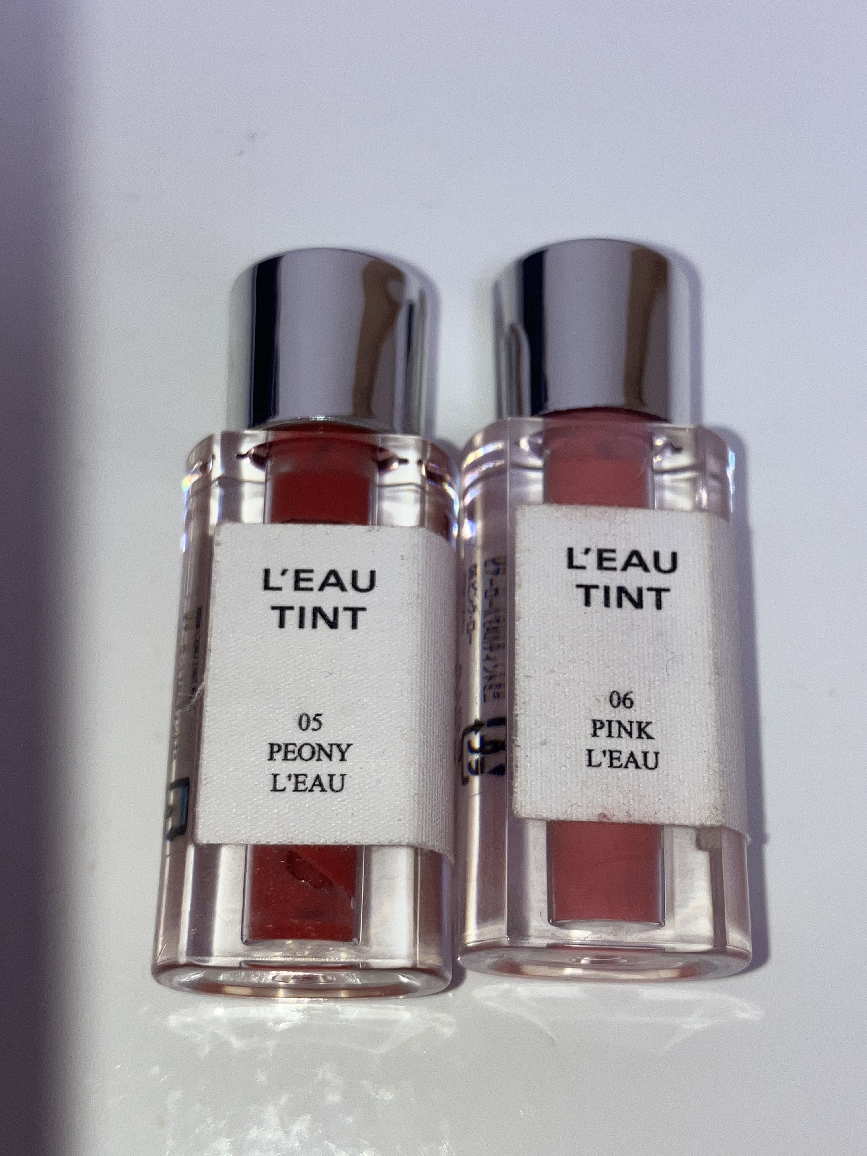 使いやすいミニサイズグロスჱ̒՞ ̳ᴗ ̫ ᴗ ̳՞꒱

このグロス色んなカラーバリエーションがあるから色んな人が使いやすく快適に使えそう!!

私は06番と05番

ティントで長時間落ちない♪♪

でも少し乾燥はしちゃうかもт т

筆箱