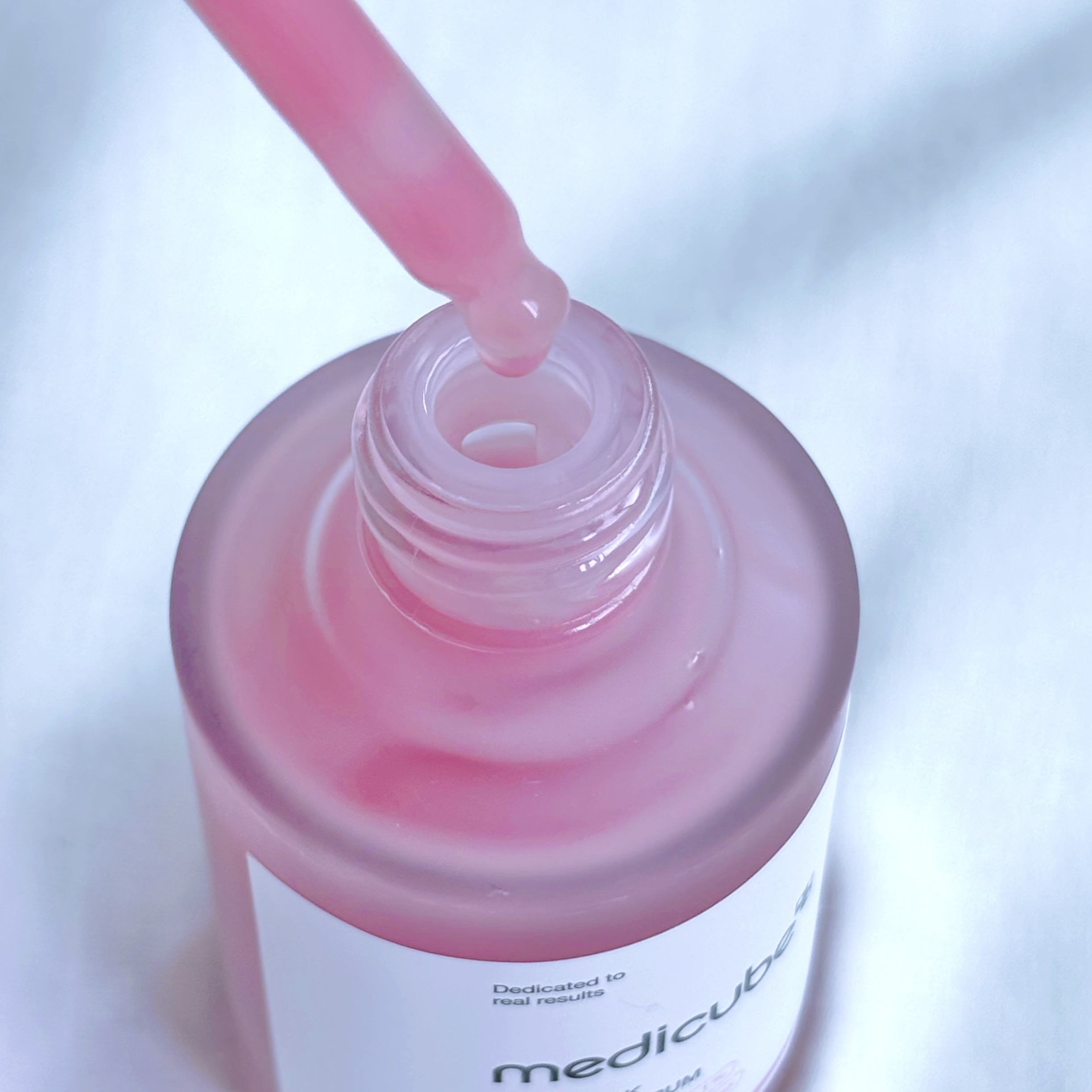 PDRNピンクアンプル PDRN 10,000ppm配合/MEDICUBE/美容液を使ったクチコミ（3枚目）