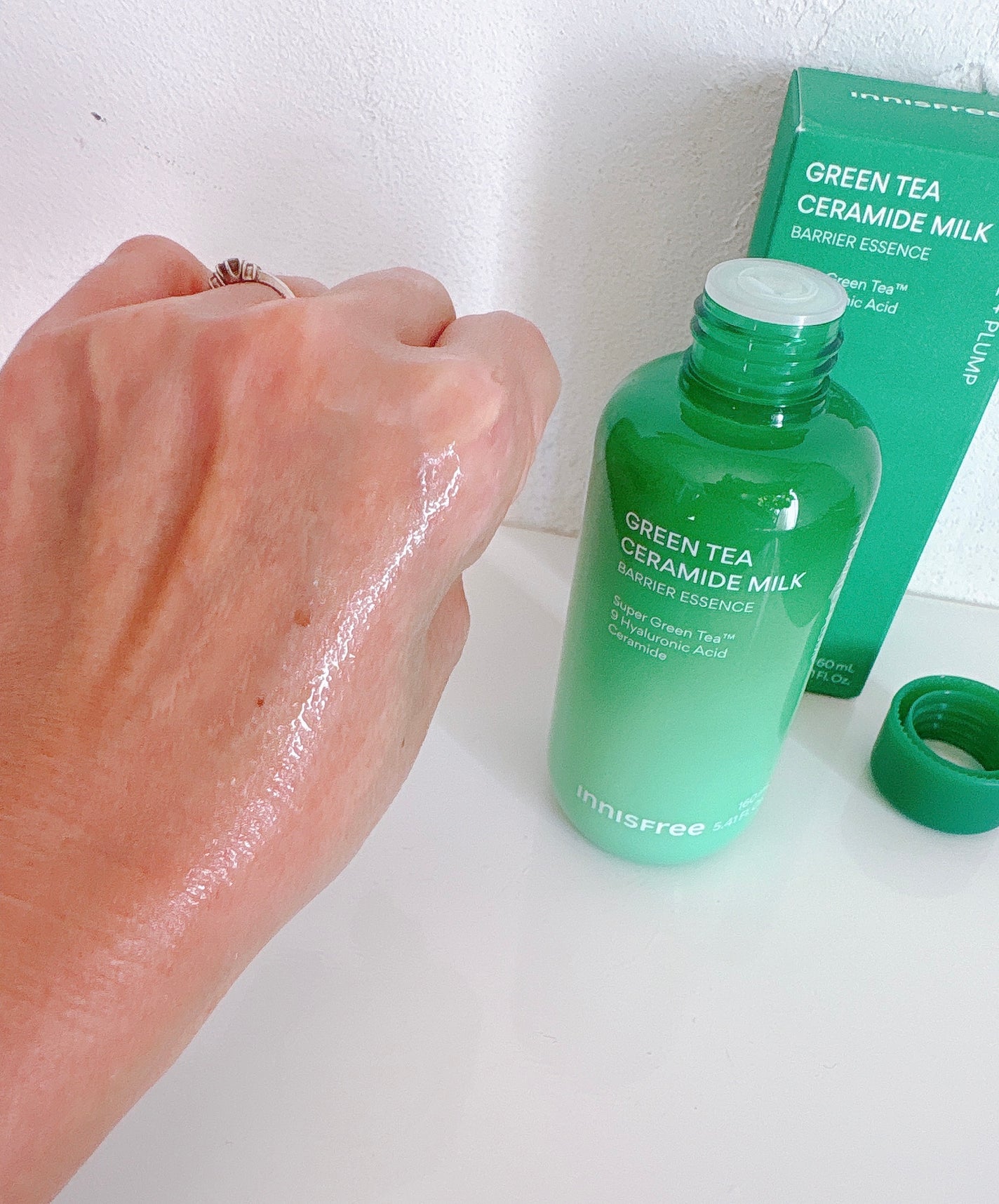 グリーンティー セラミド ミルク エッセンストナー/innisfree/化粧水を使ったクチコミ(3枚目)