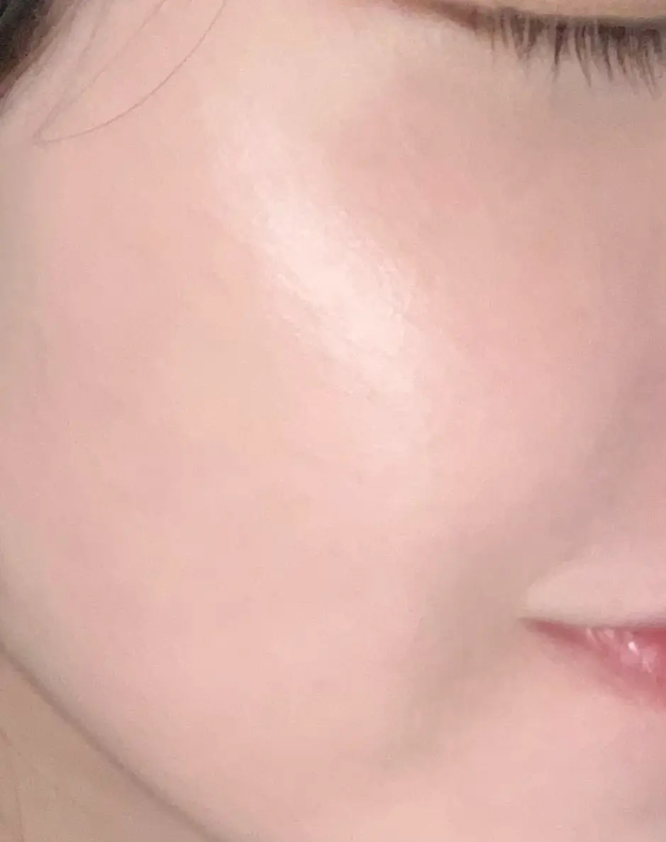 スパグロウUVトーンアップベース/fwee/化粧下地を使ったクチコミ（3枚目）