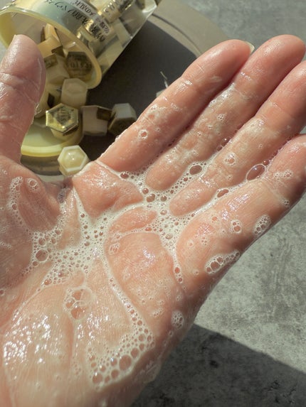 suisai スイサイ ビューティクリア ゴールド パウダーウォッシュのクチコミ「●リパーゼとプロテアーゼのW酵素配合
“角栓全体に効く!”
●酵素の洗浄力を守る独自開発技術
.....」(2枚目)