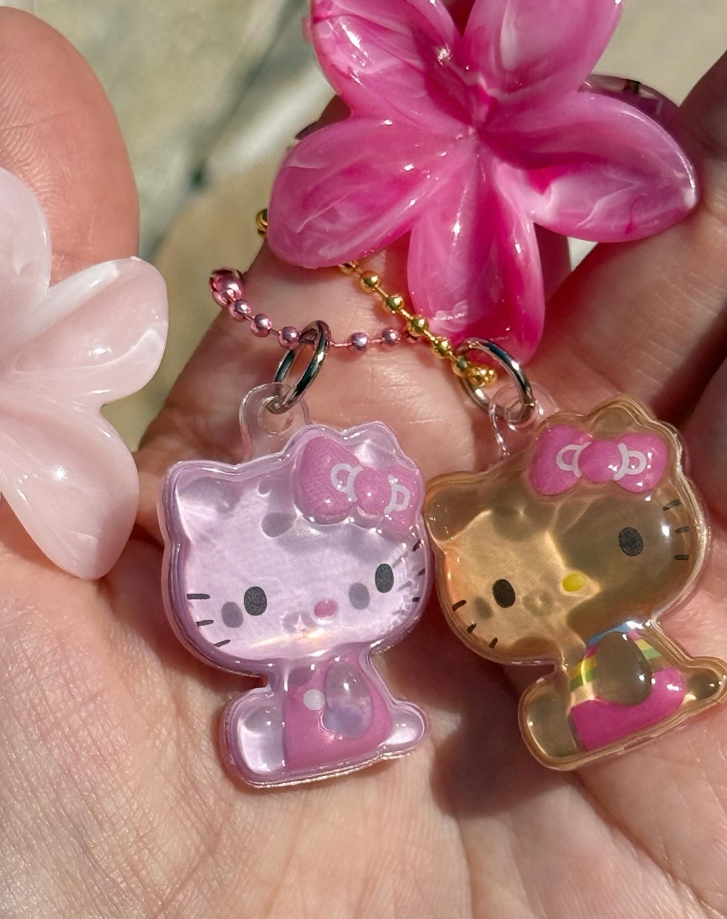 ayumi on LIPS 「𝐻𝑒𝑙𝑙𝑜𝐾𝑖𝑡𝑡𝑦ꪆৎぷっくりったいプチボールチェーン 価格..」(5枚目)